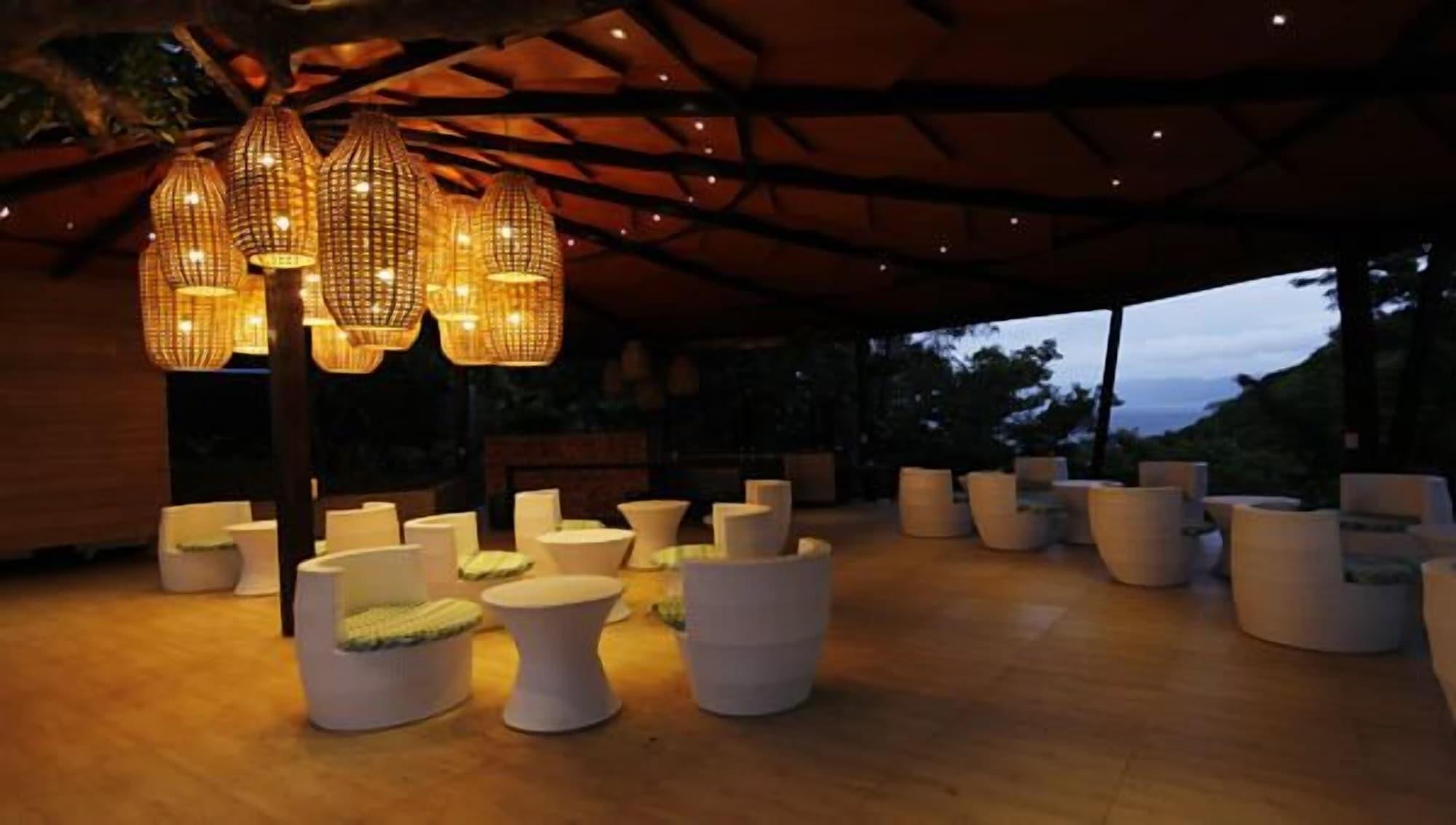 Vista Lobby Tugawe Cove Resort