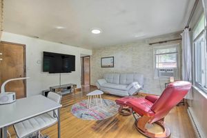 Alquiler Vacacional - Suburban Home ~ 20 Mi to Downtown Cleveland!