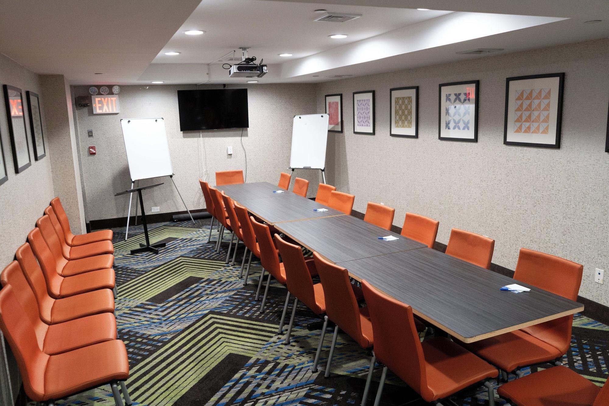 Sala de Reuniones Holiday Inn Express Maspeth by IHG