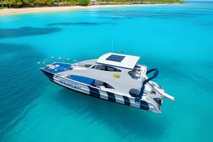 Actividad - Catamarán de fiesta por Puerto Plata con snorkel y barra libre