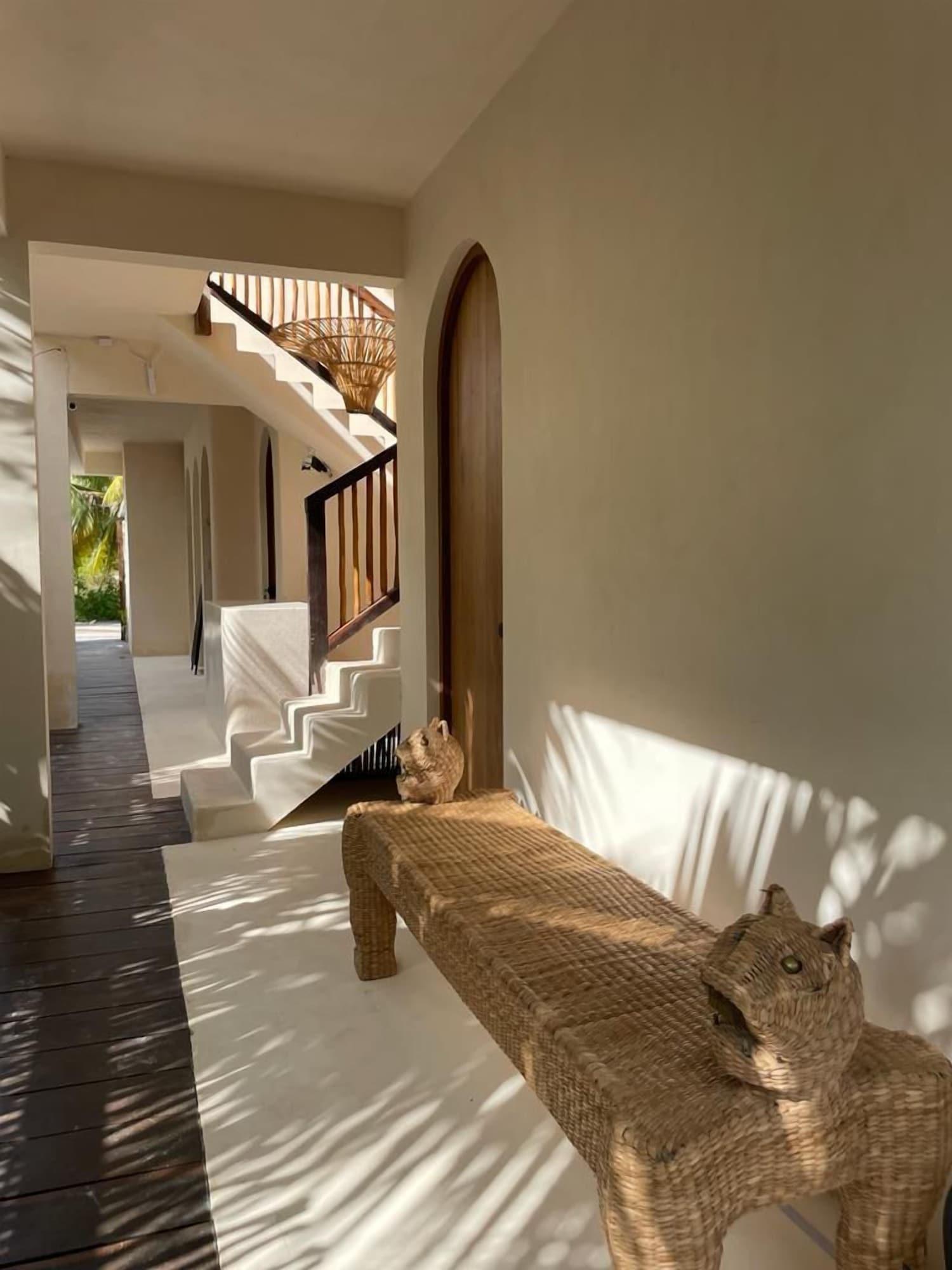 Vista Lobby Casa Hood Boutique Hotel