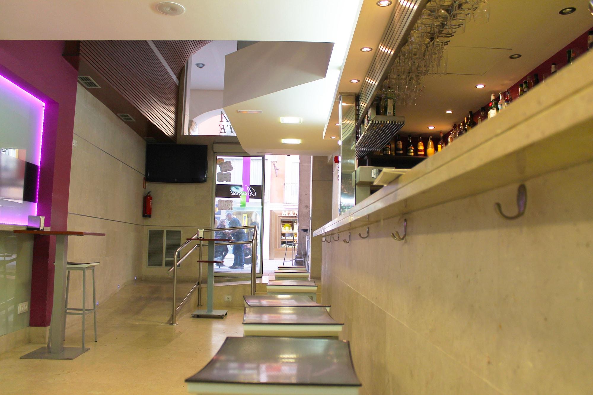 Bar/Salón Alda Entrearcos Hotel
