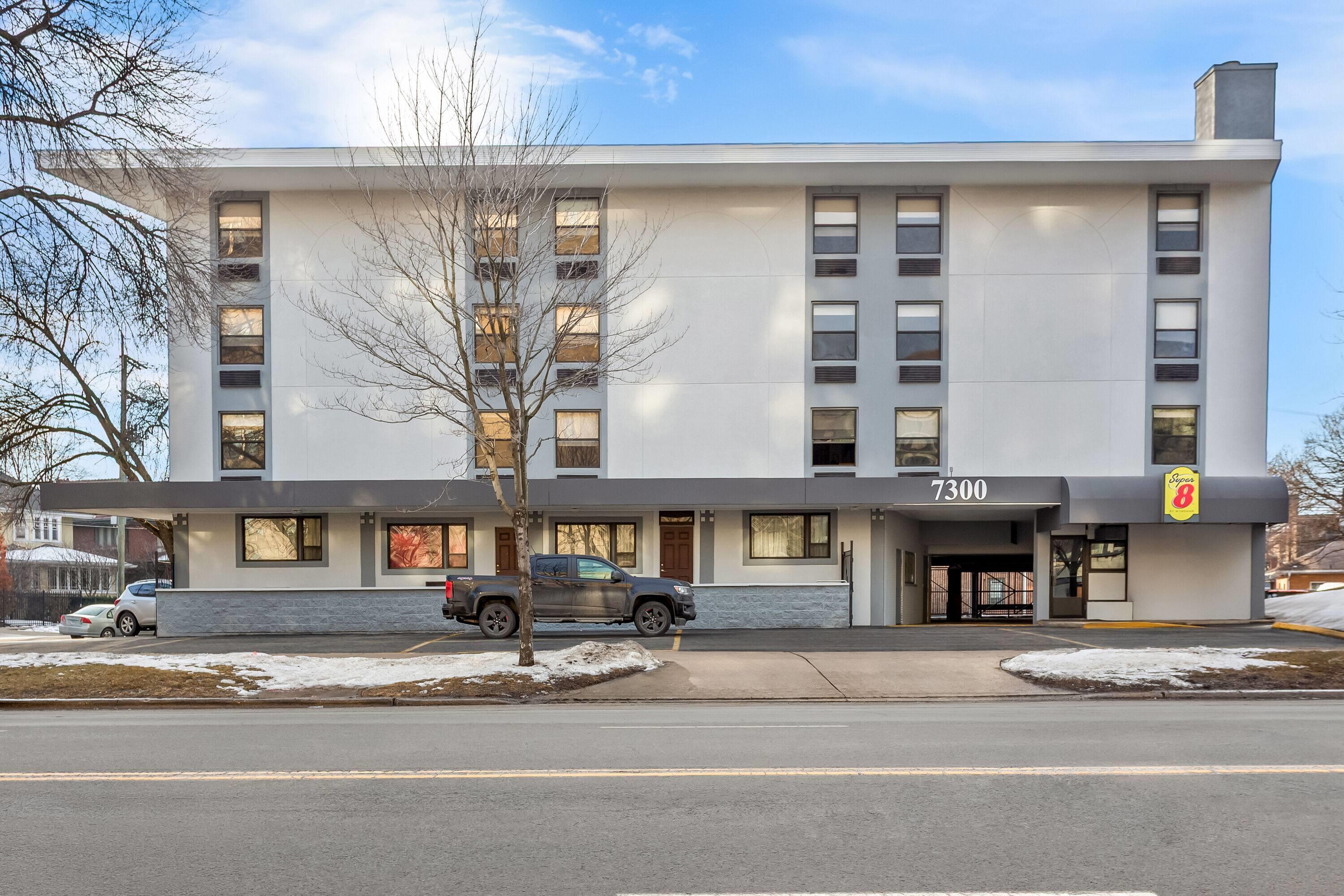 Varios Super 8 by Wyndham Chicago IL