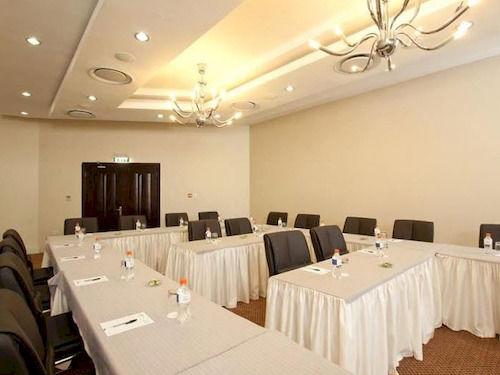 Sala de Reuniones Tlotlo Hotel and Conference Center