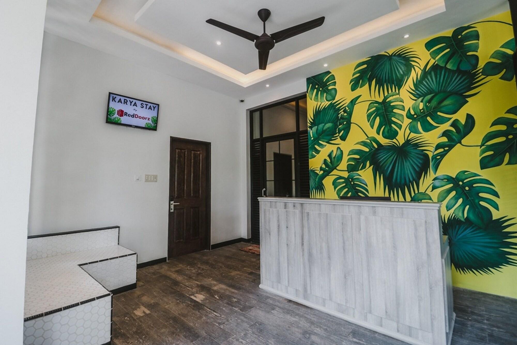 Vista Lobby RedDoorz Plus near Mall Slipi Jaya