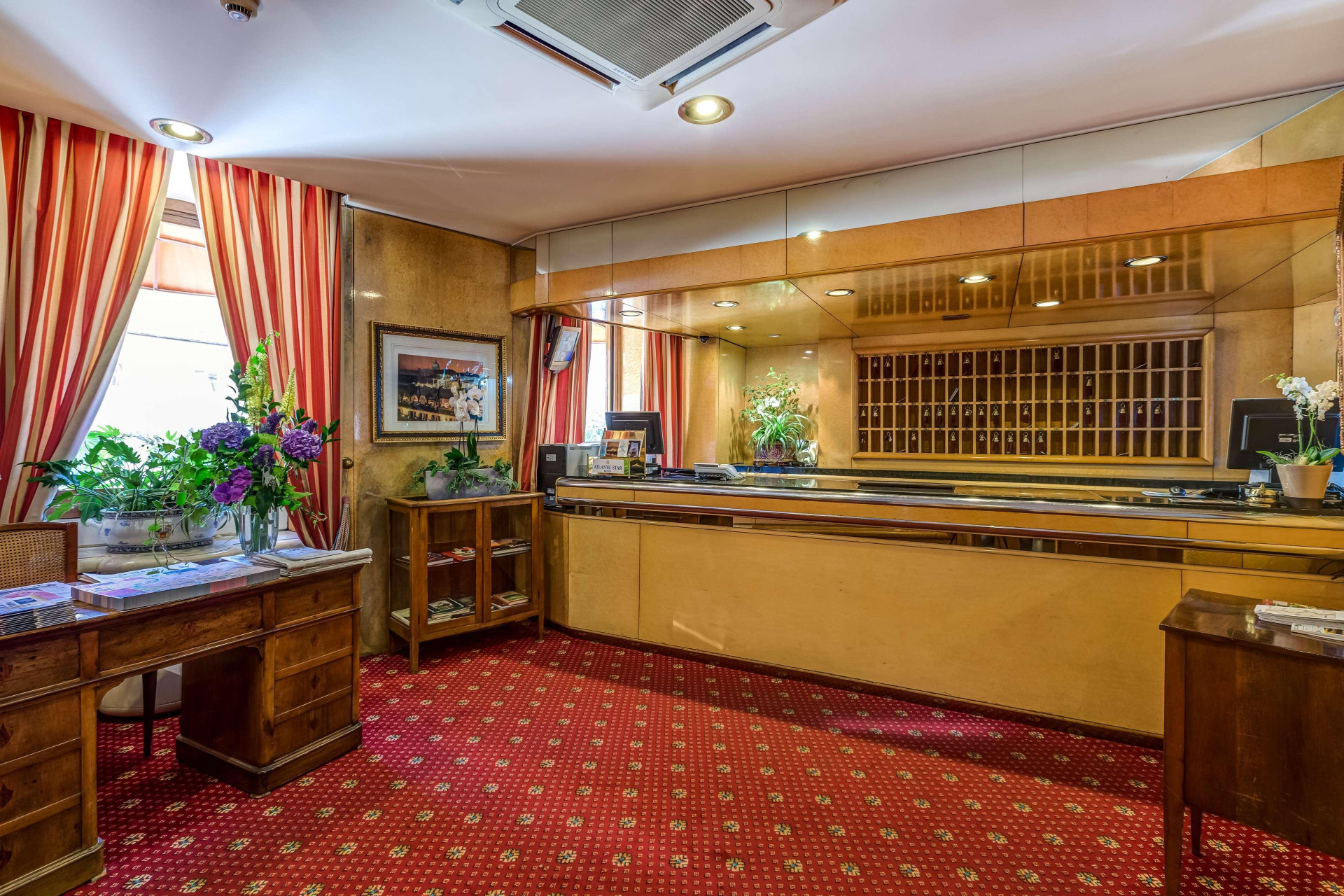 Vista Lobby Atlante Star Hotel