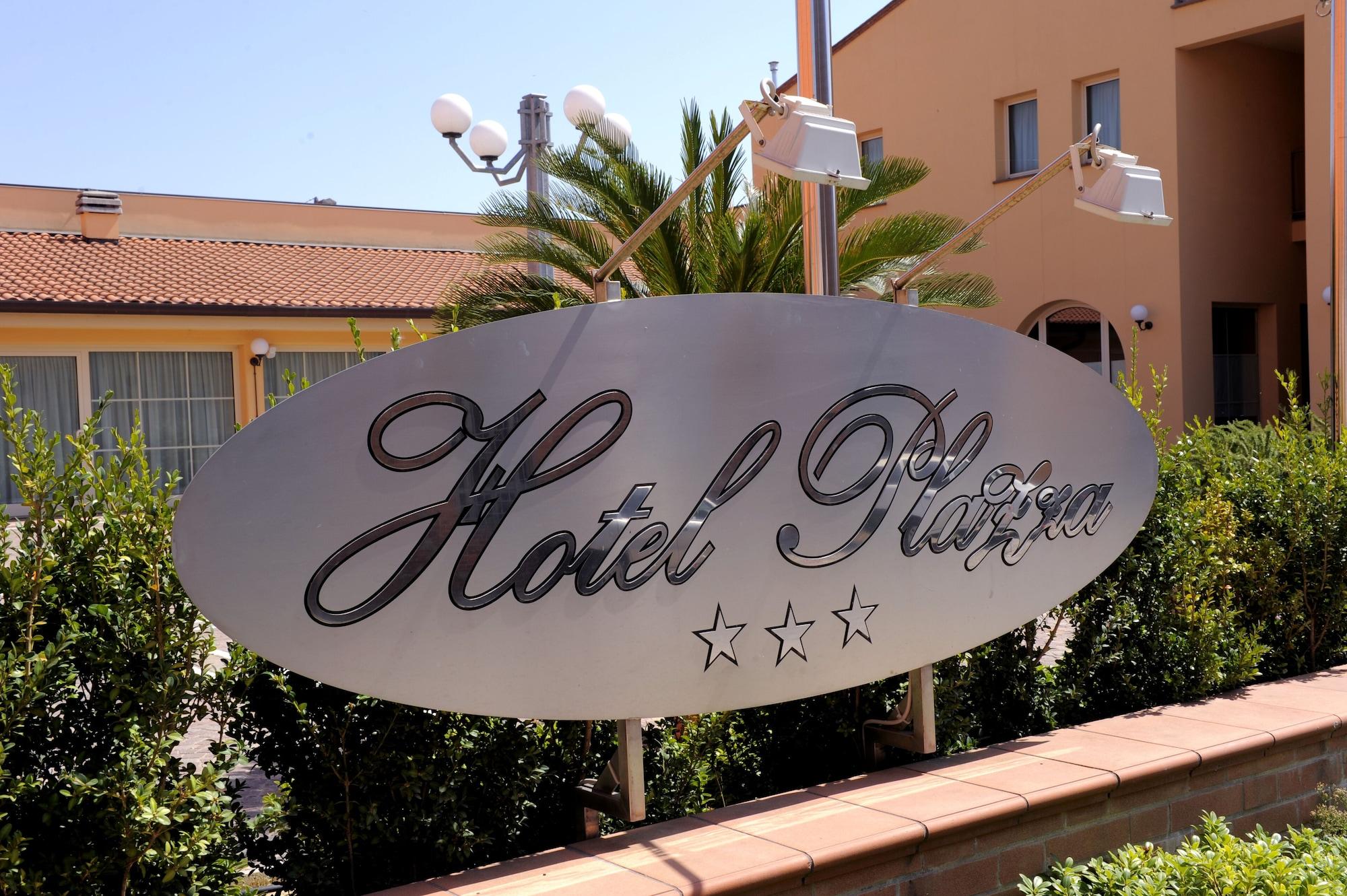 Vista Exterior Hotel Plazza