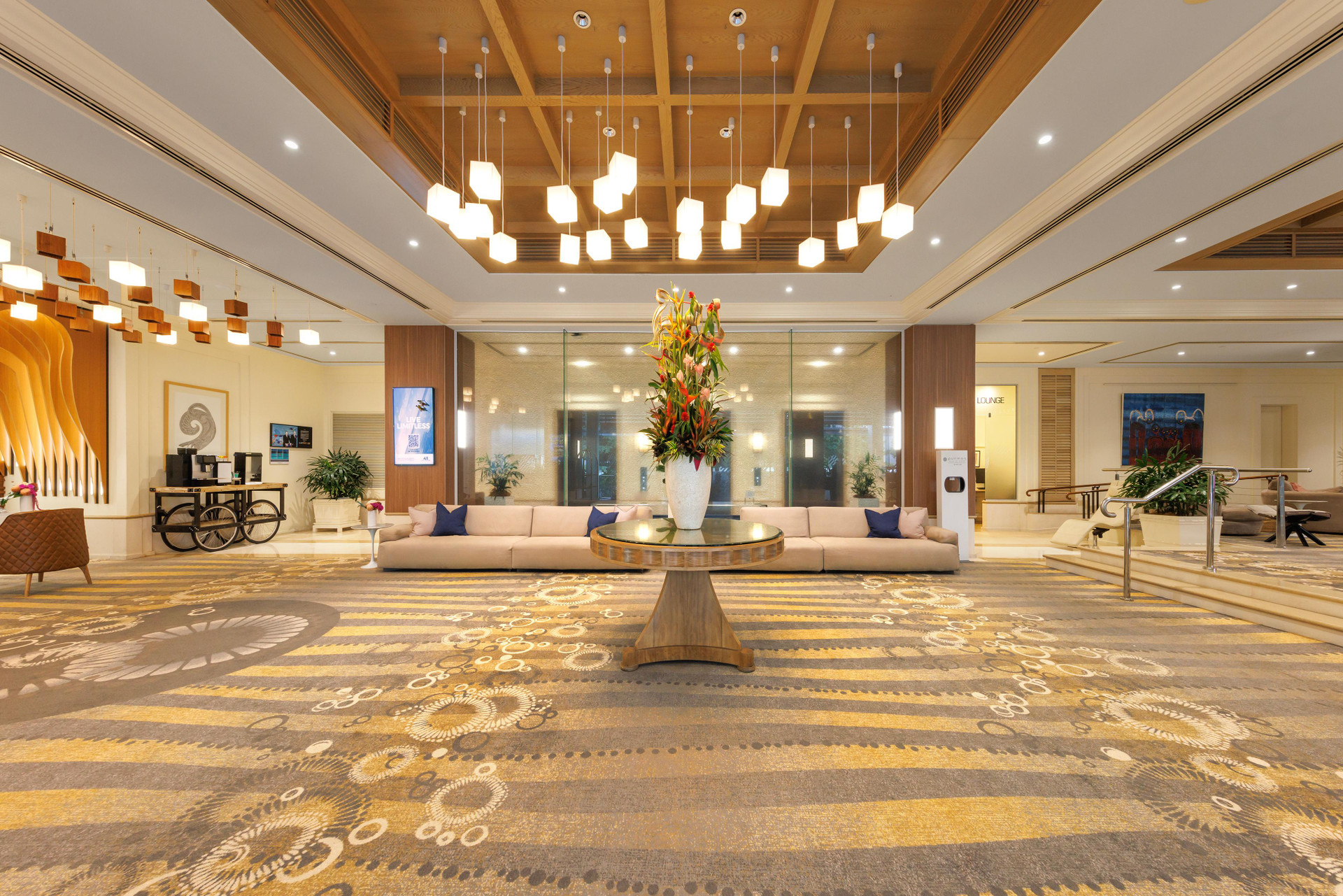 Vista Lobby Pullman Reef Hotel Casino
