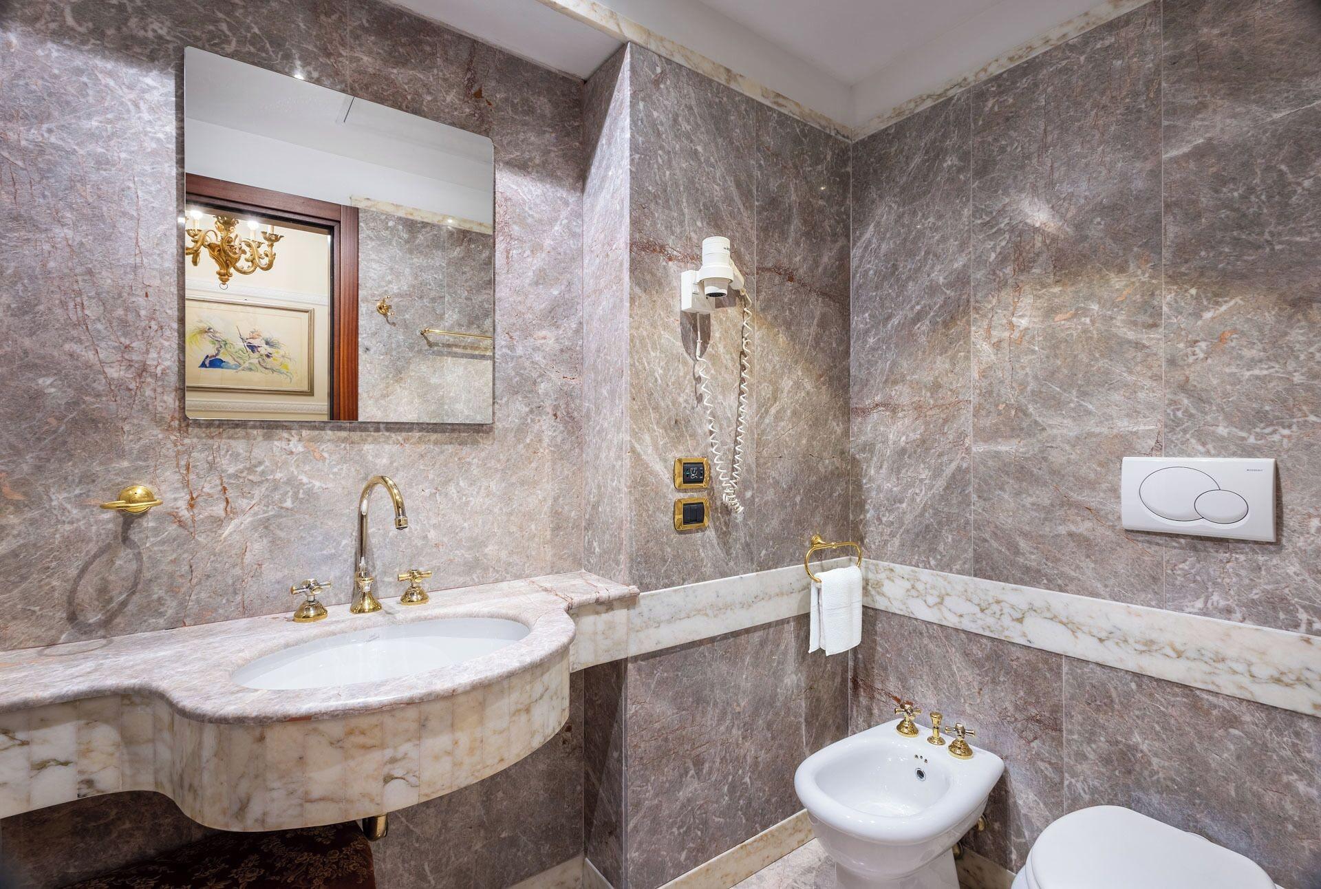 Equipamiento de Habitación Des Epoques Hotel