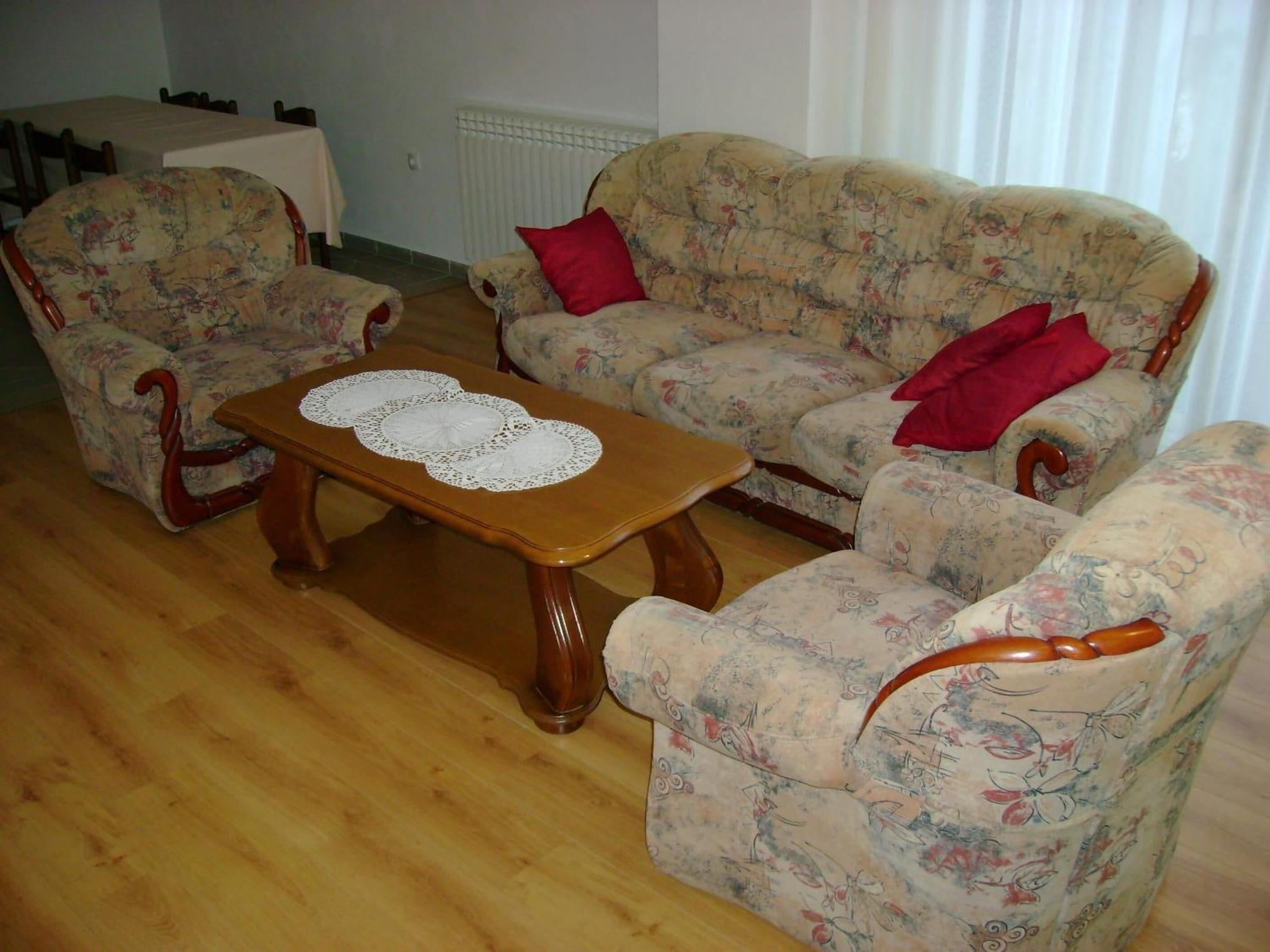 Equipamiento de Habitación Pansion Robi