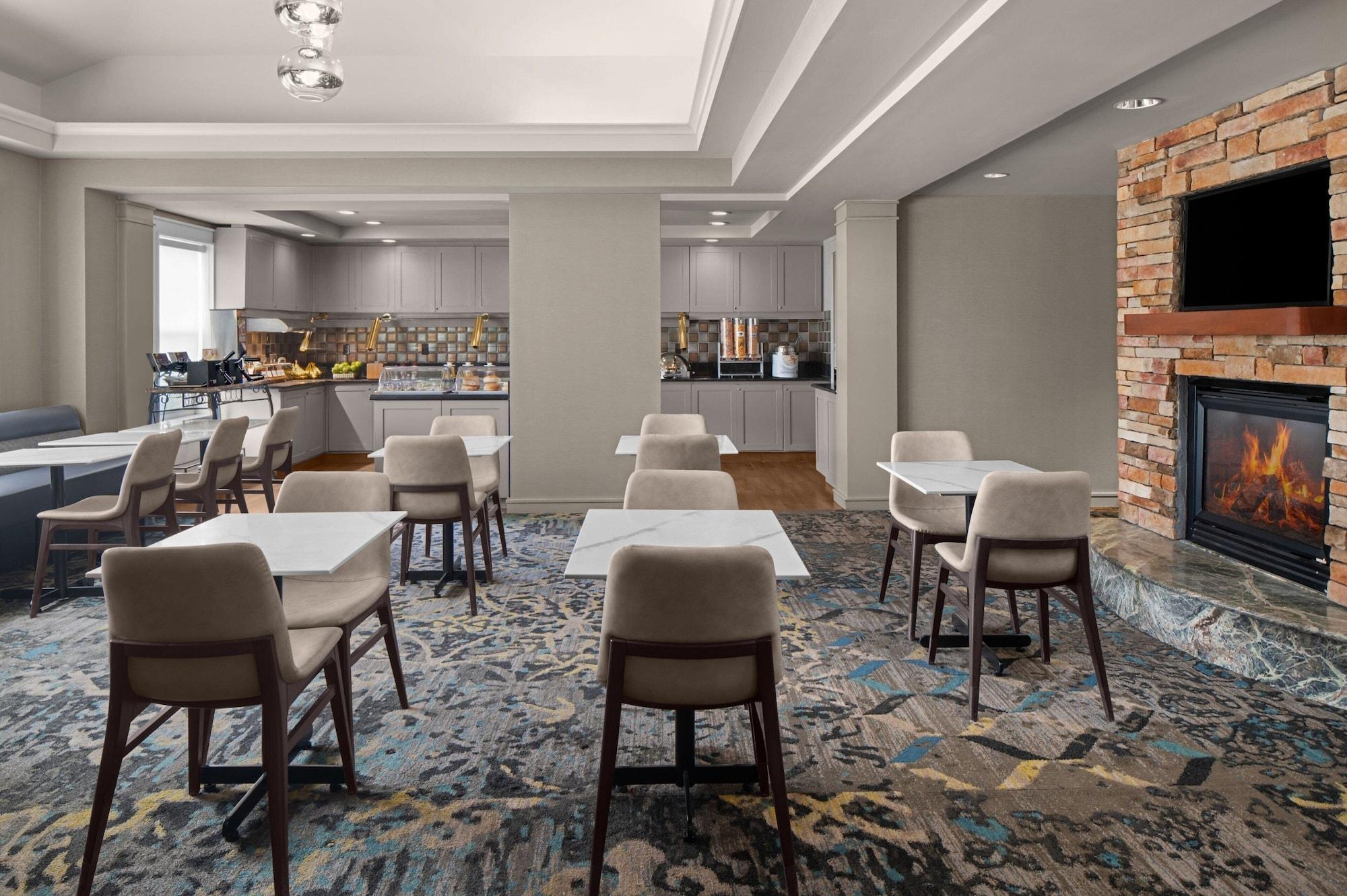 Restaurant Residence Inn by Marriott Long Island Holtsville