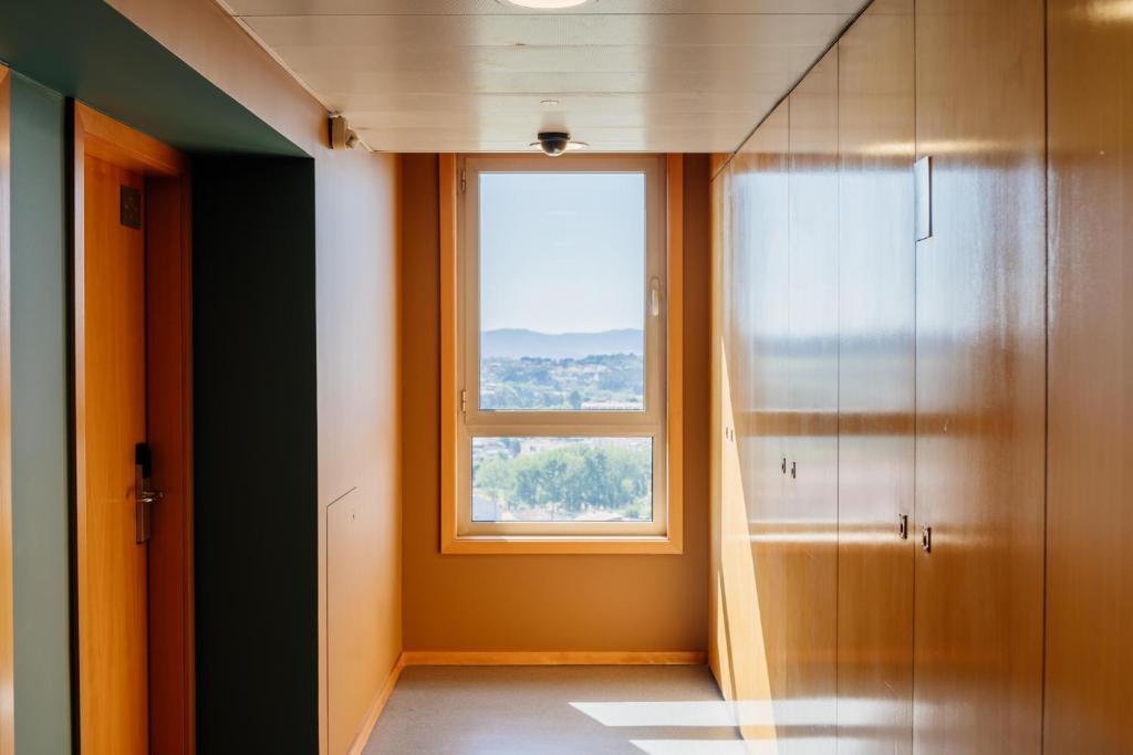 Playa Basic Braga by Axis