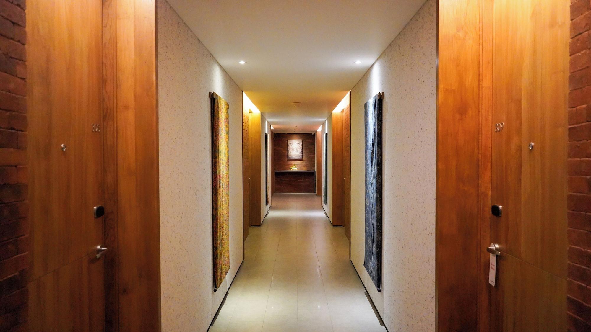 Varios Nagomi Suites & Hotel