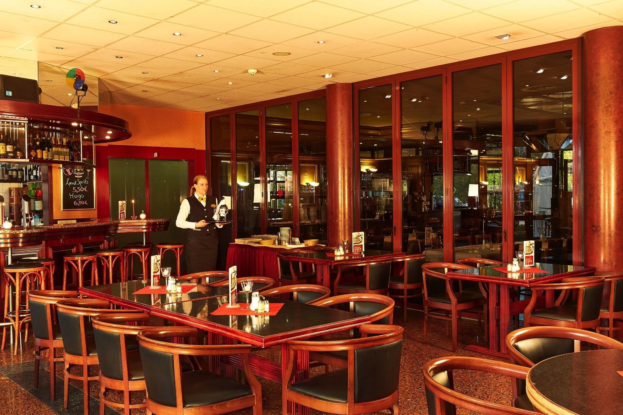 Bar/Salón H+ Hotel Hannover