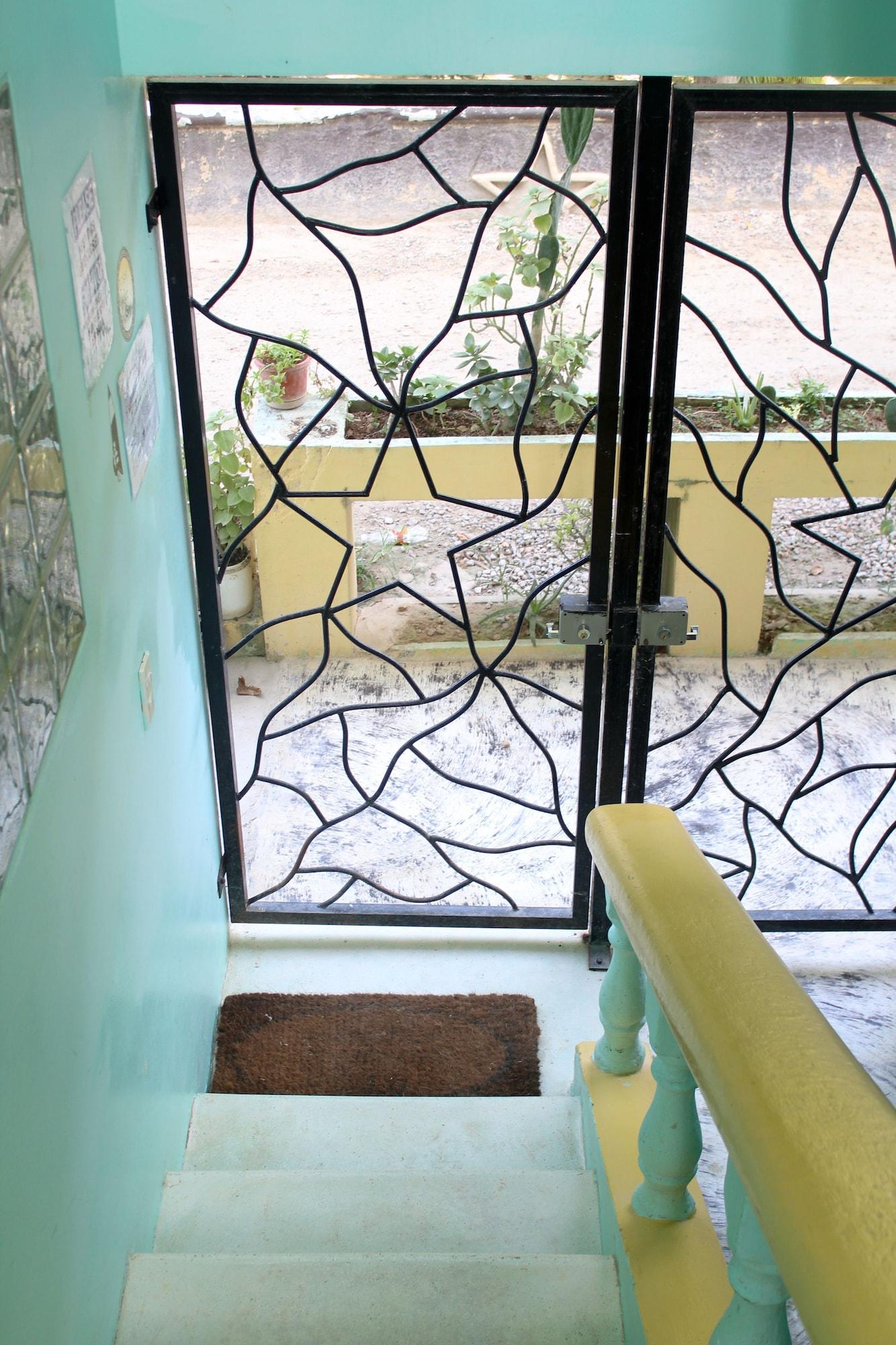 Varios Casa Delfin Guest House