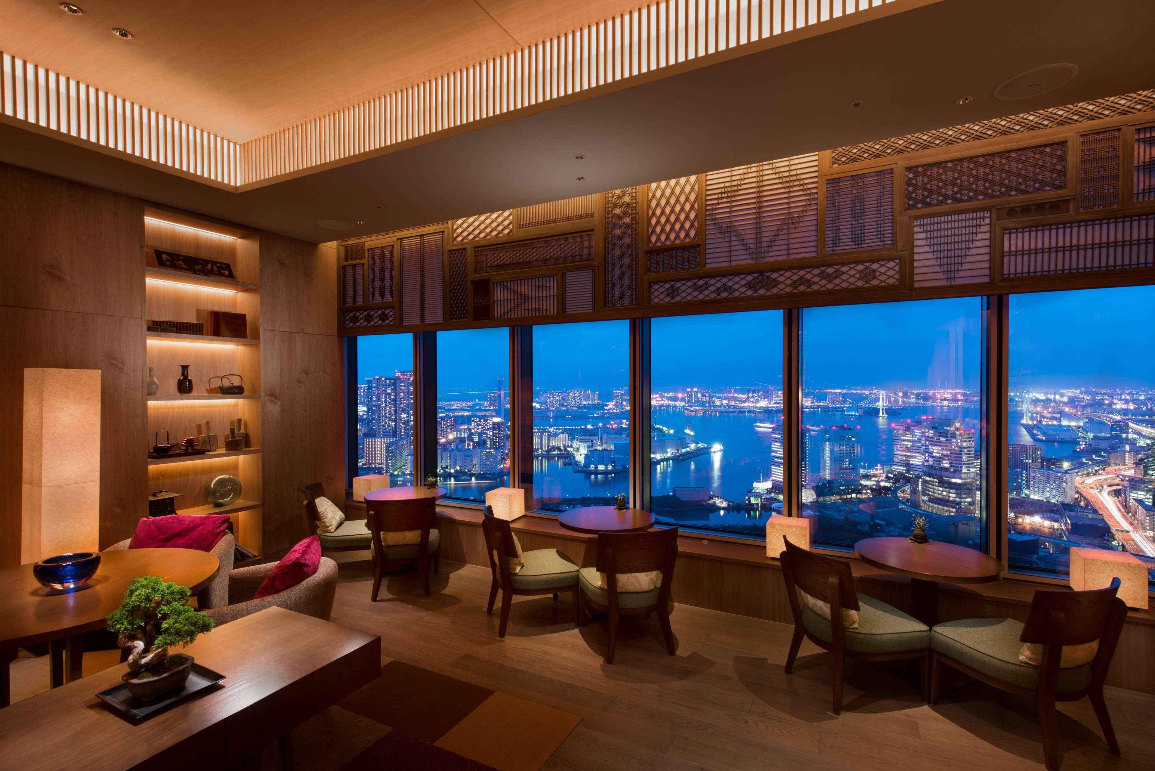 Vista Lobby Conrad Tokyo