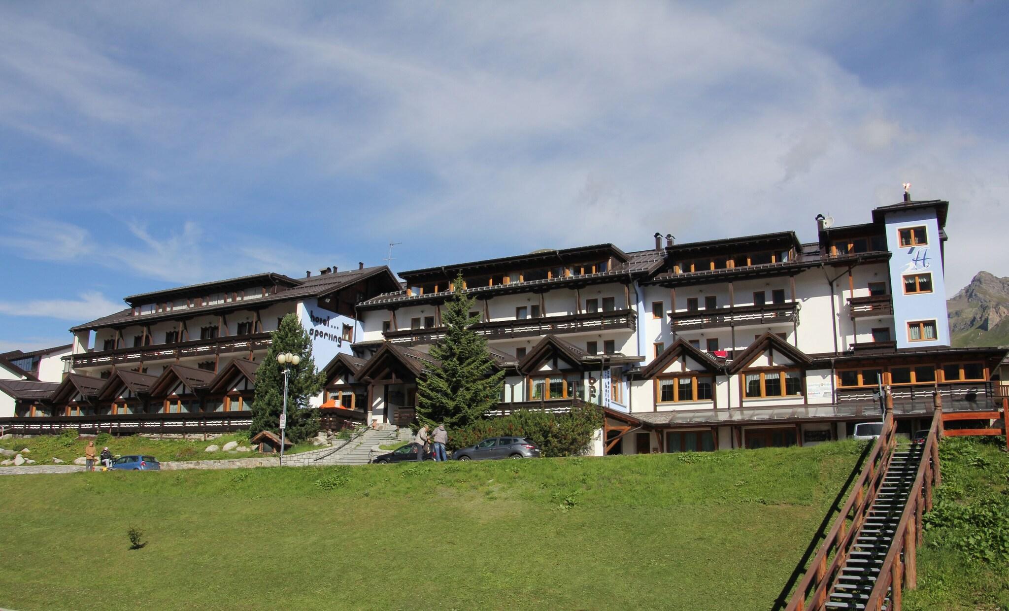 Vista Exterior Sporting Hotel