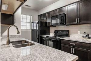 Alquiler Vacacional - Amazing location 2BR/2BA unit with FP & W/D