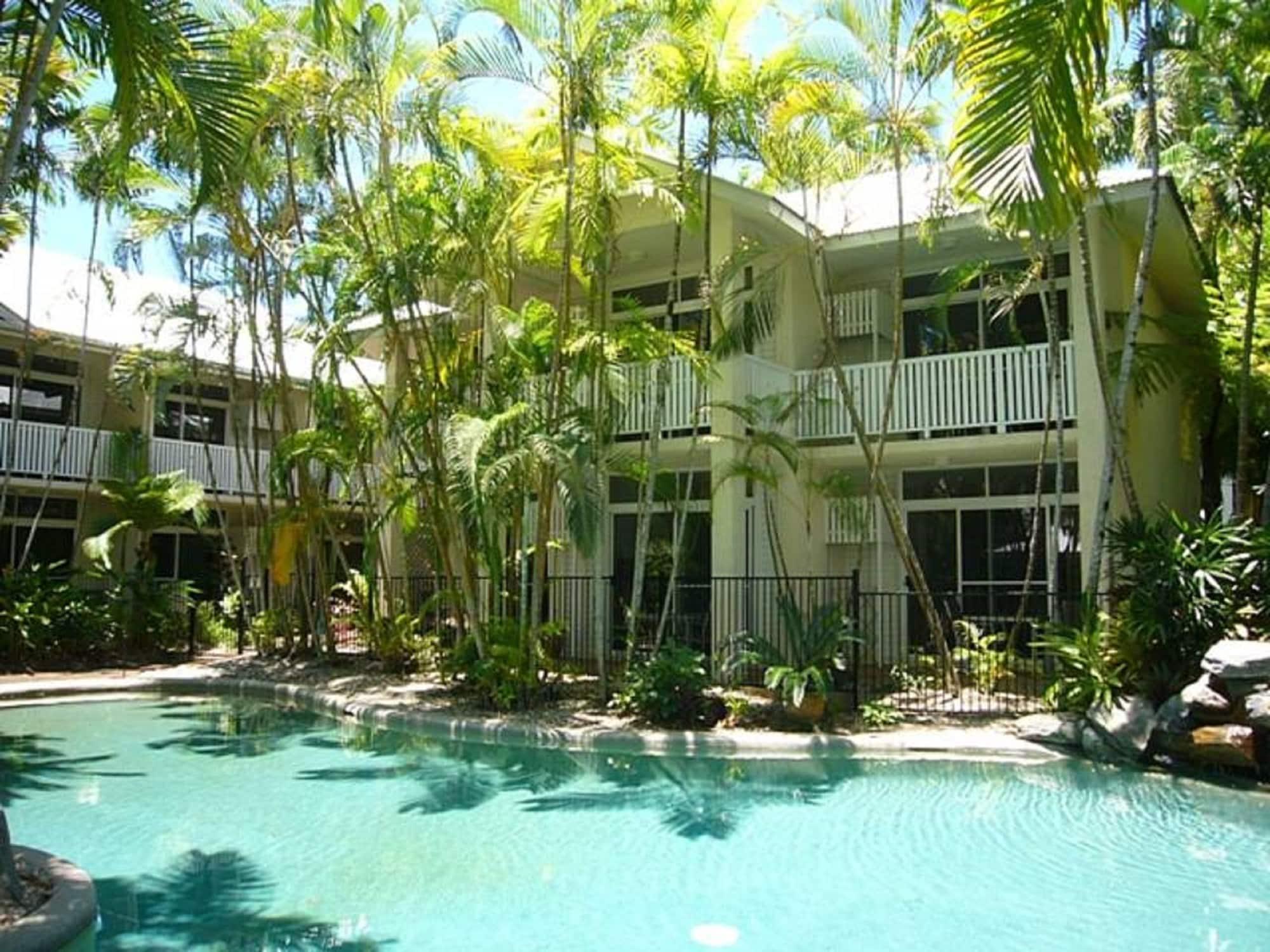Varios Port Douglas Retreat