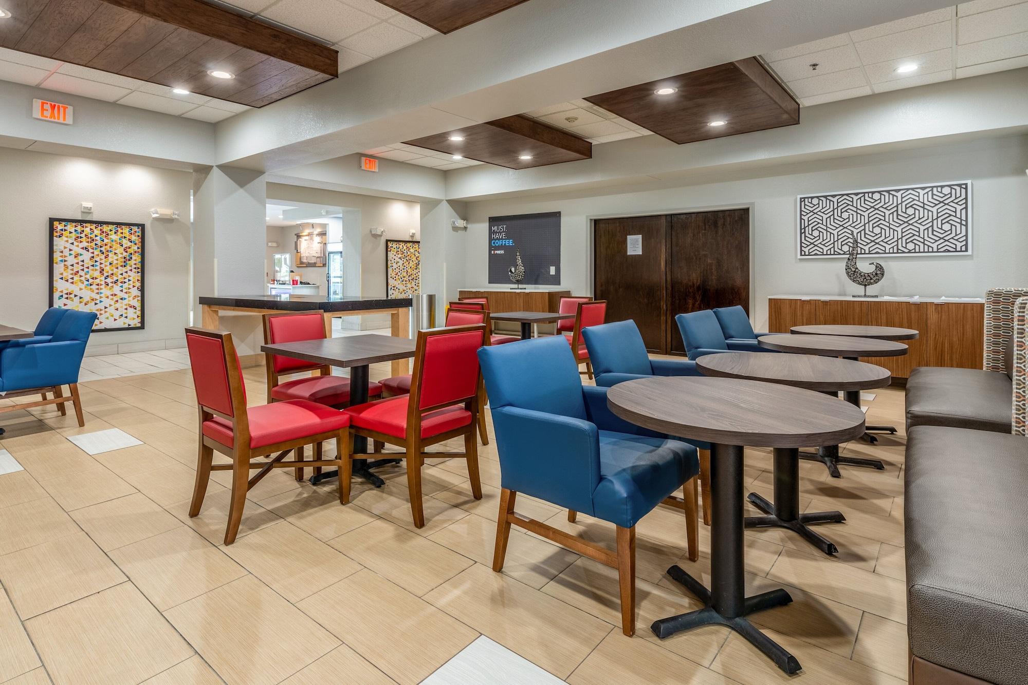 Restaurant Holiday Inn Express Hotel and Suites Statesville by IHG