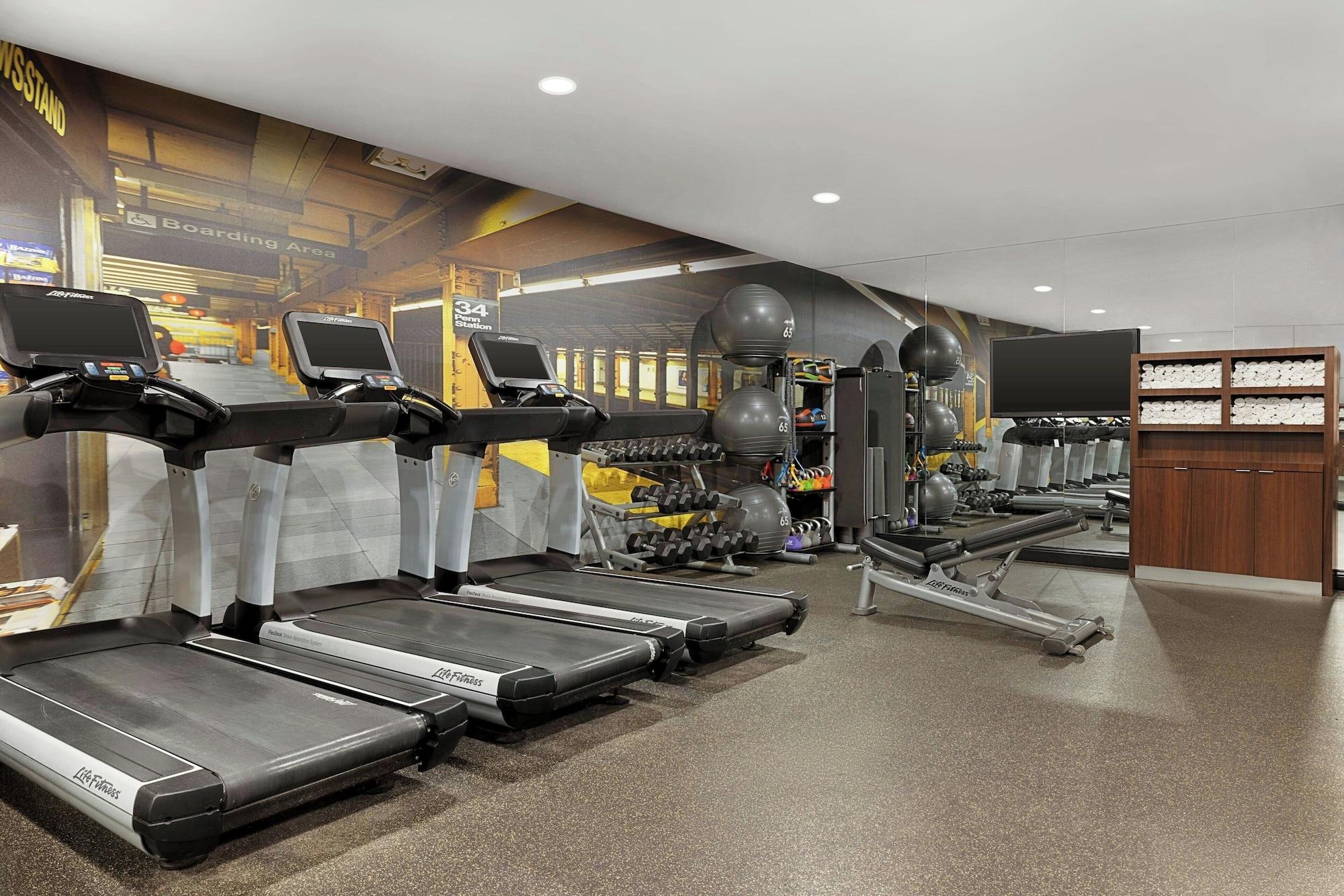 Gimnasio Courtyard by Marriott New York Manhattan / Chelsea