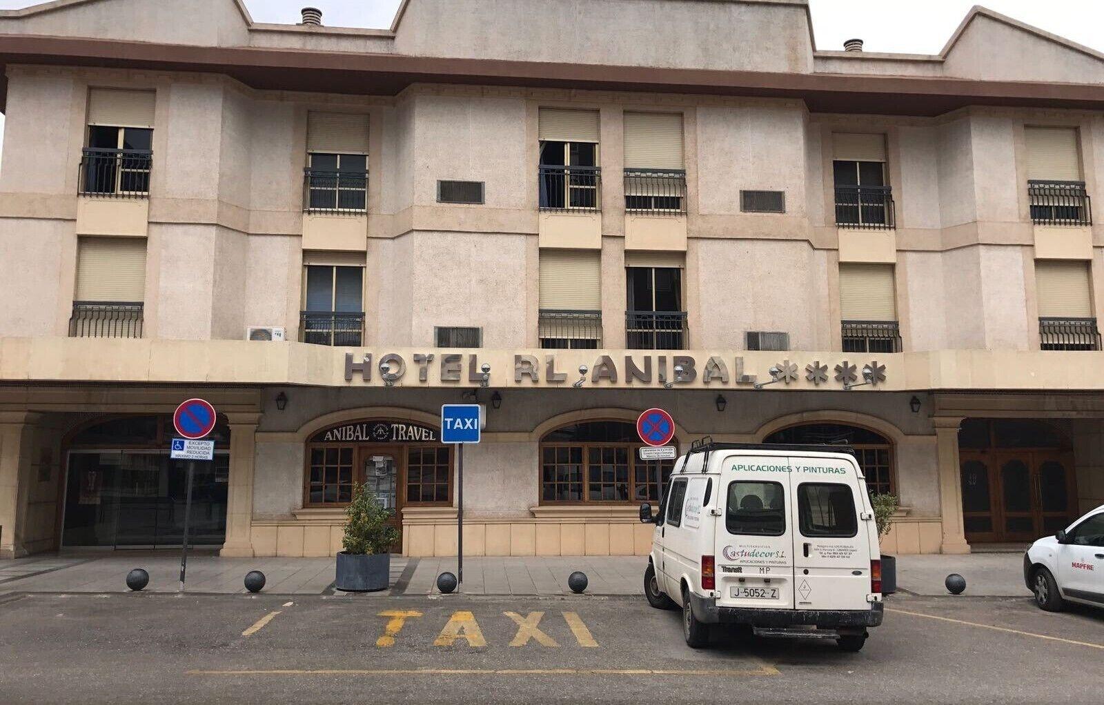 Vista Exterior Hotel RL Anibal