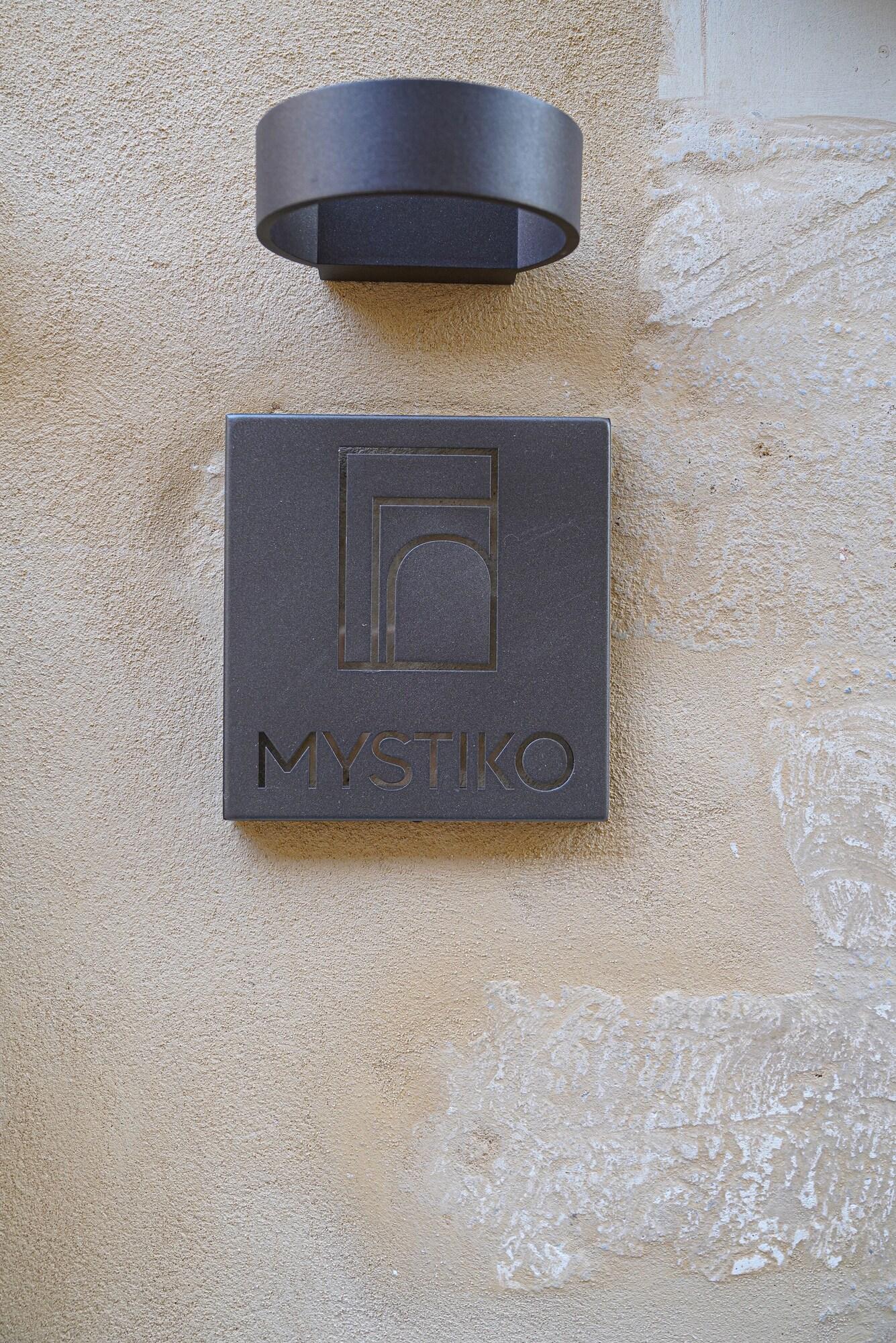 Vista Exterior Mystiko with Hot Tub - Chania Old Town