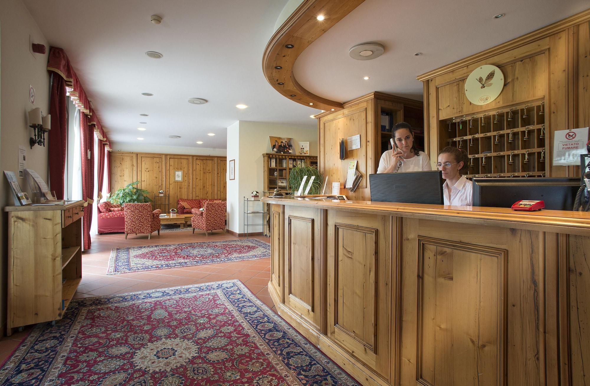 Vista Lobby Relais Picaron