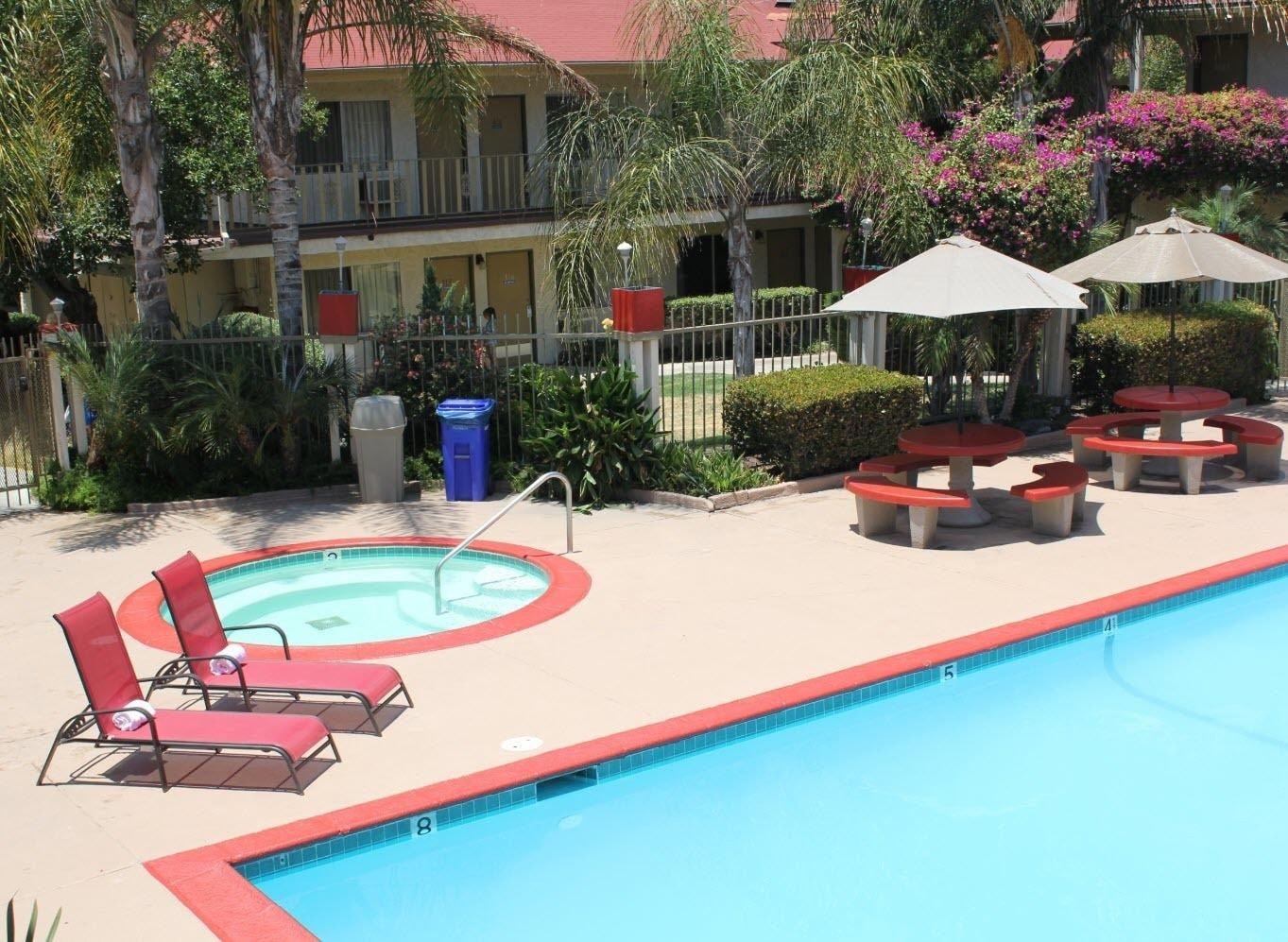 Spa California Suites Hotel