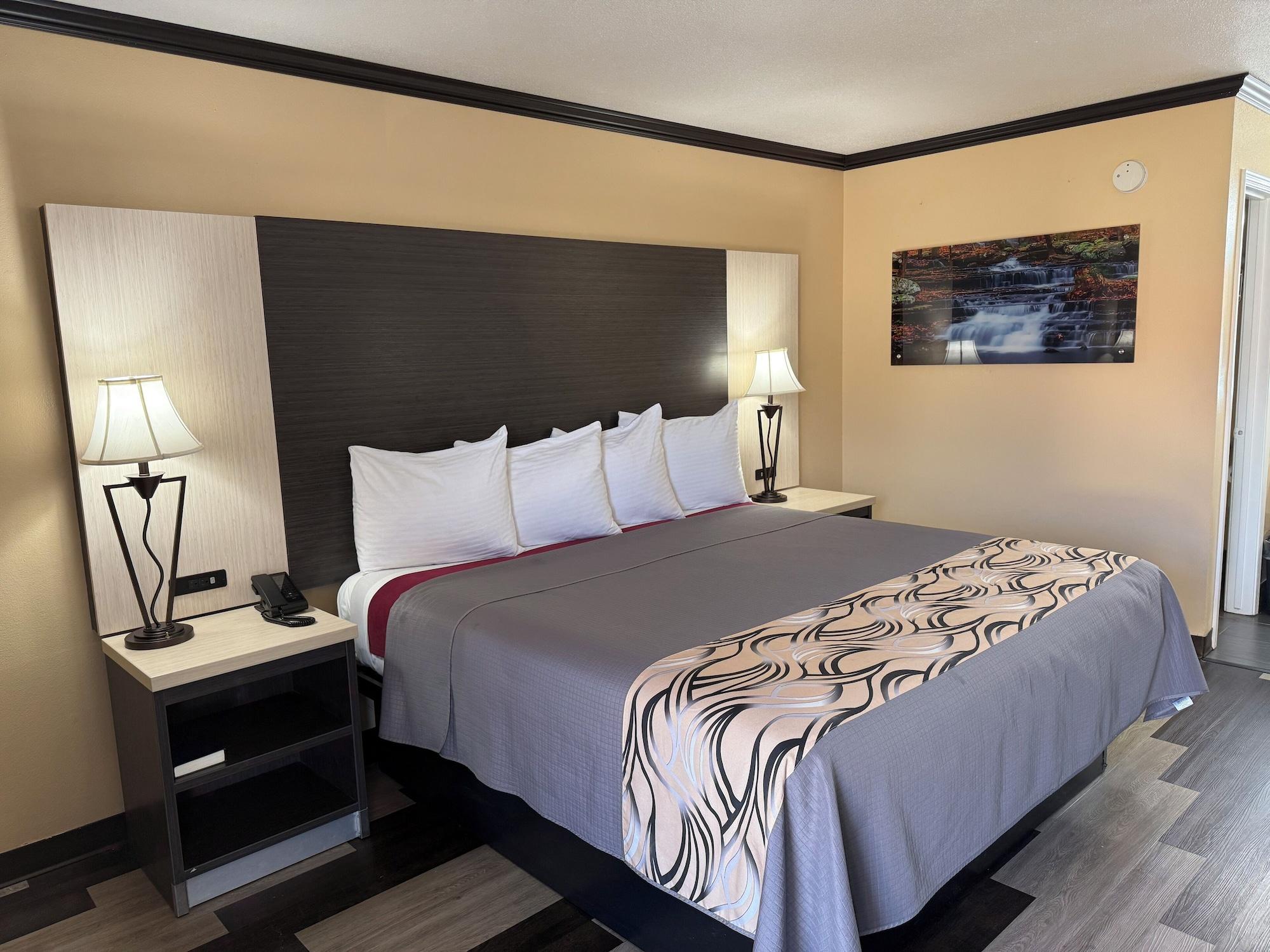 Varios Regency 7 Motel