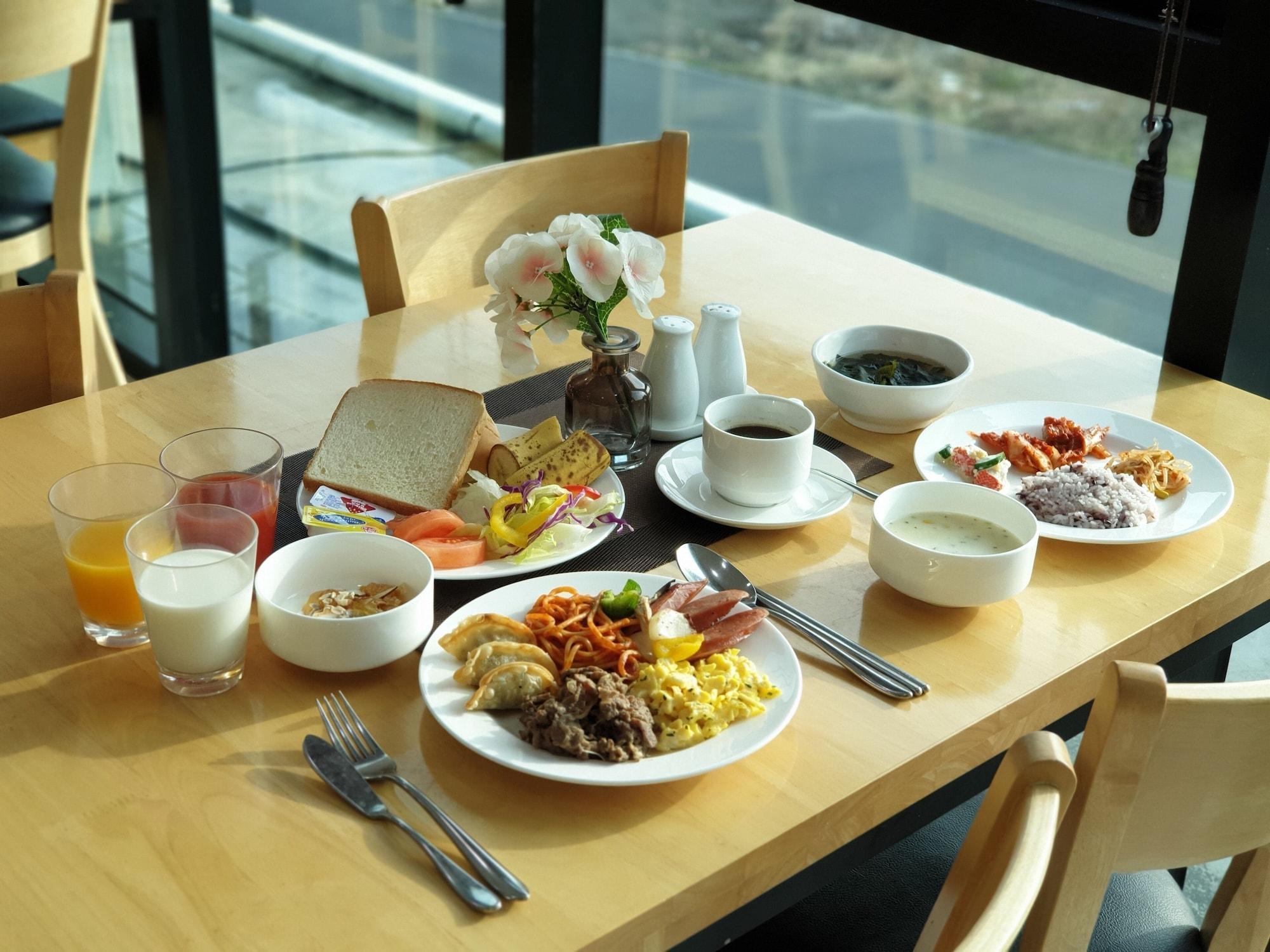 Restaurant Pool & Villa Sorang