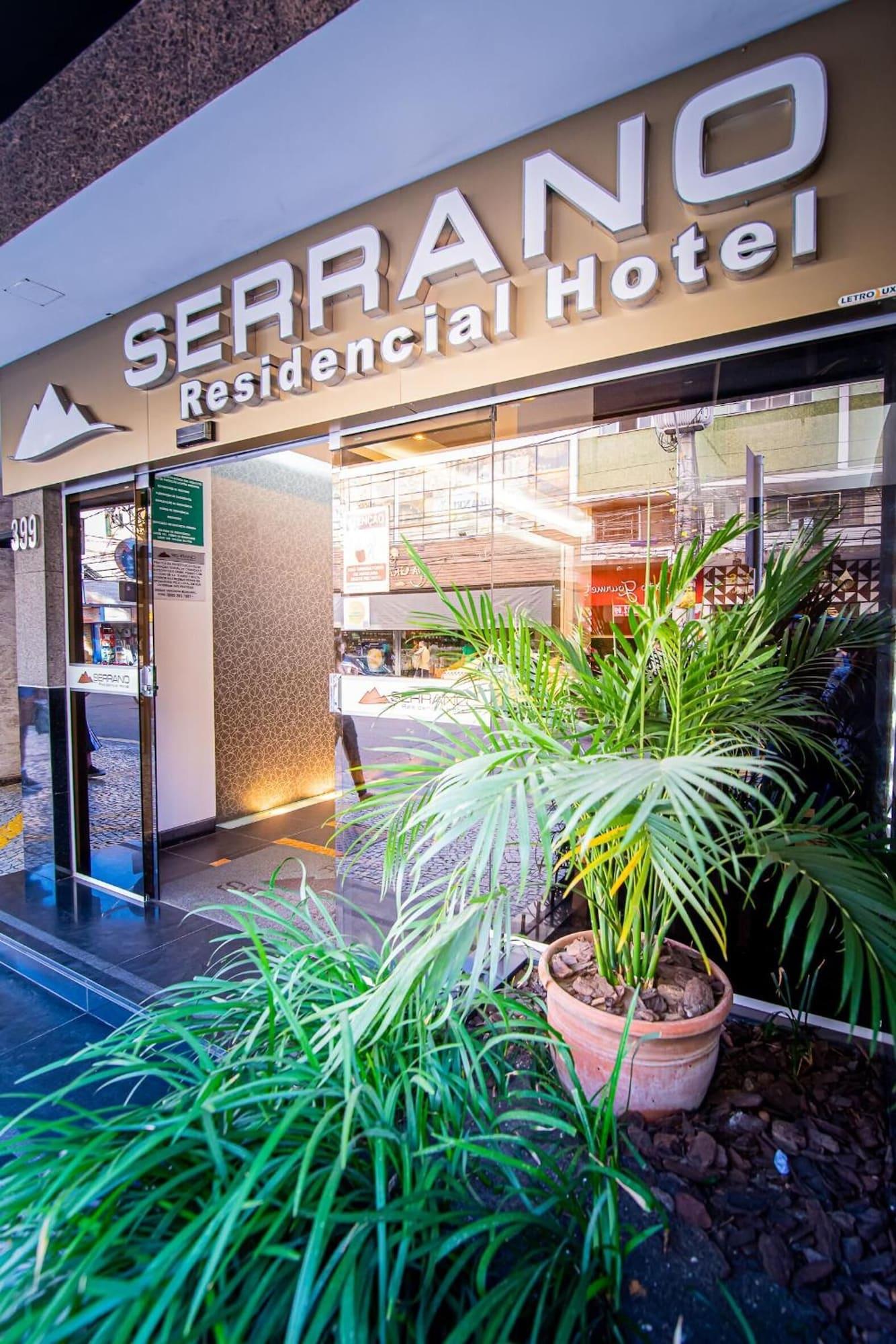 Vista Exterior Serrano Residencial Hotel