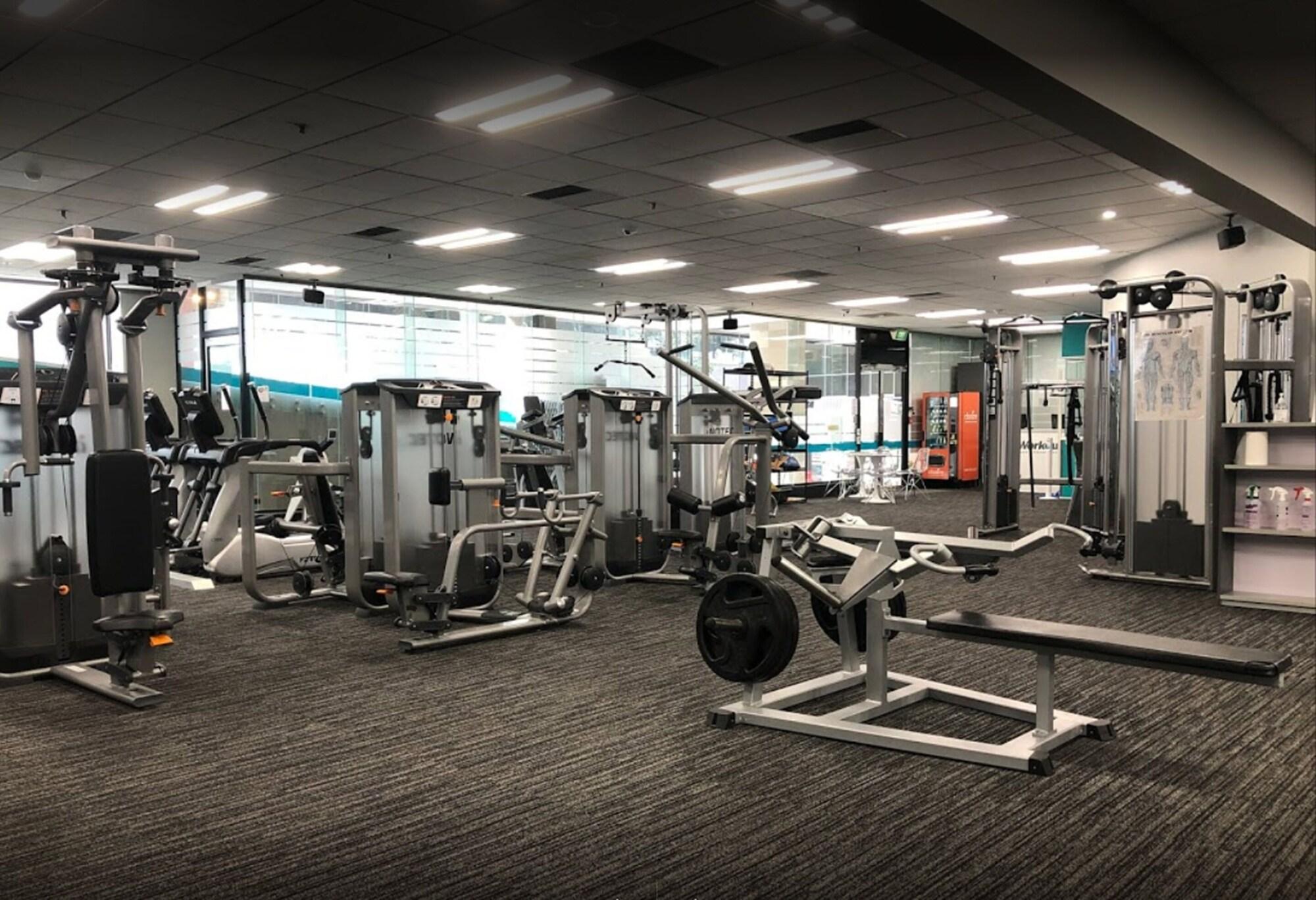 Gimnasio Quest on Queen