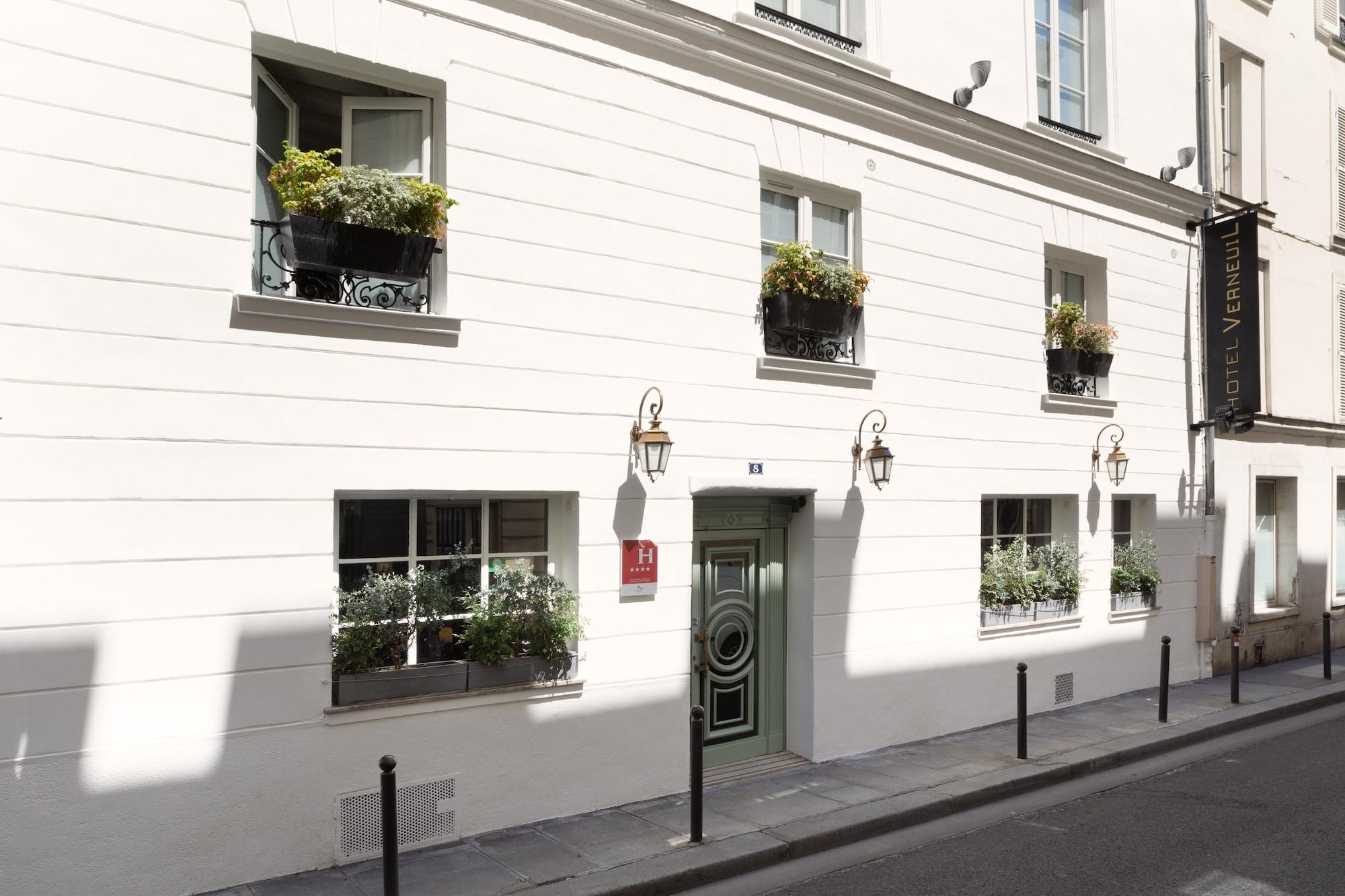 Vista Exterior Hotel Verneuil