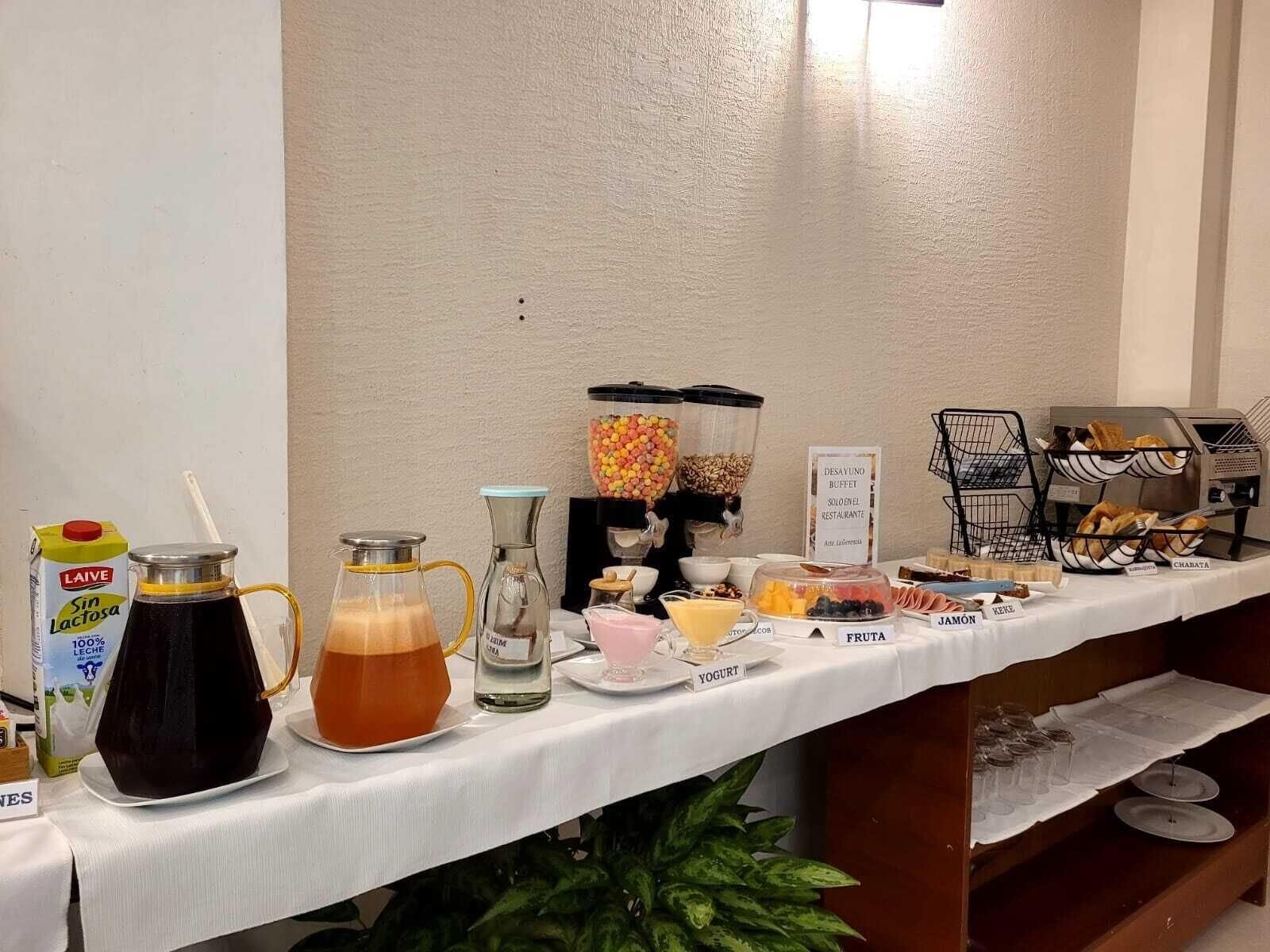 Varios Aura Hotel