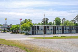 Alojamiento - Masters Inn Selma/Smithfield I-95 By OYO
