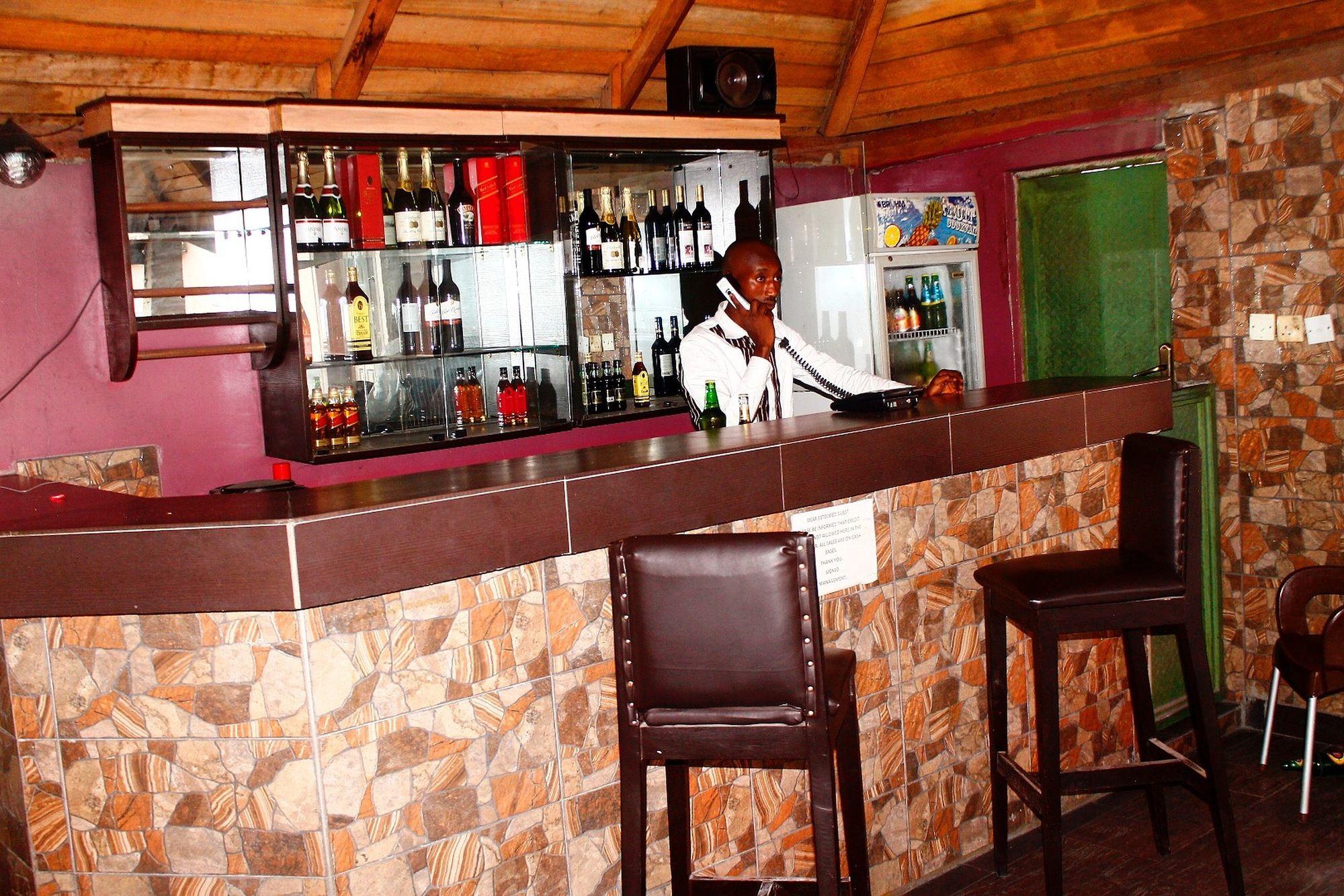 Bar/Salón Apex Hilton Hotel