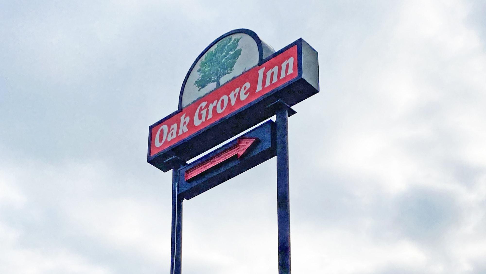 Varios Oak Grove Inn