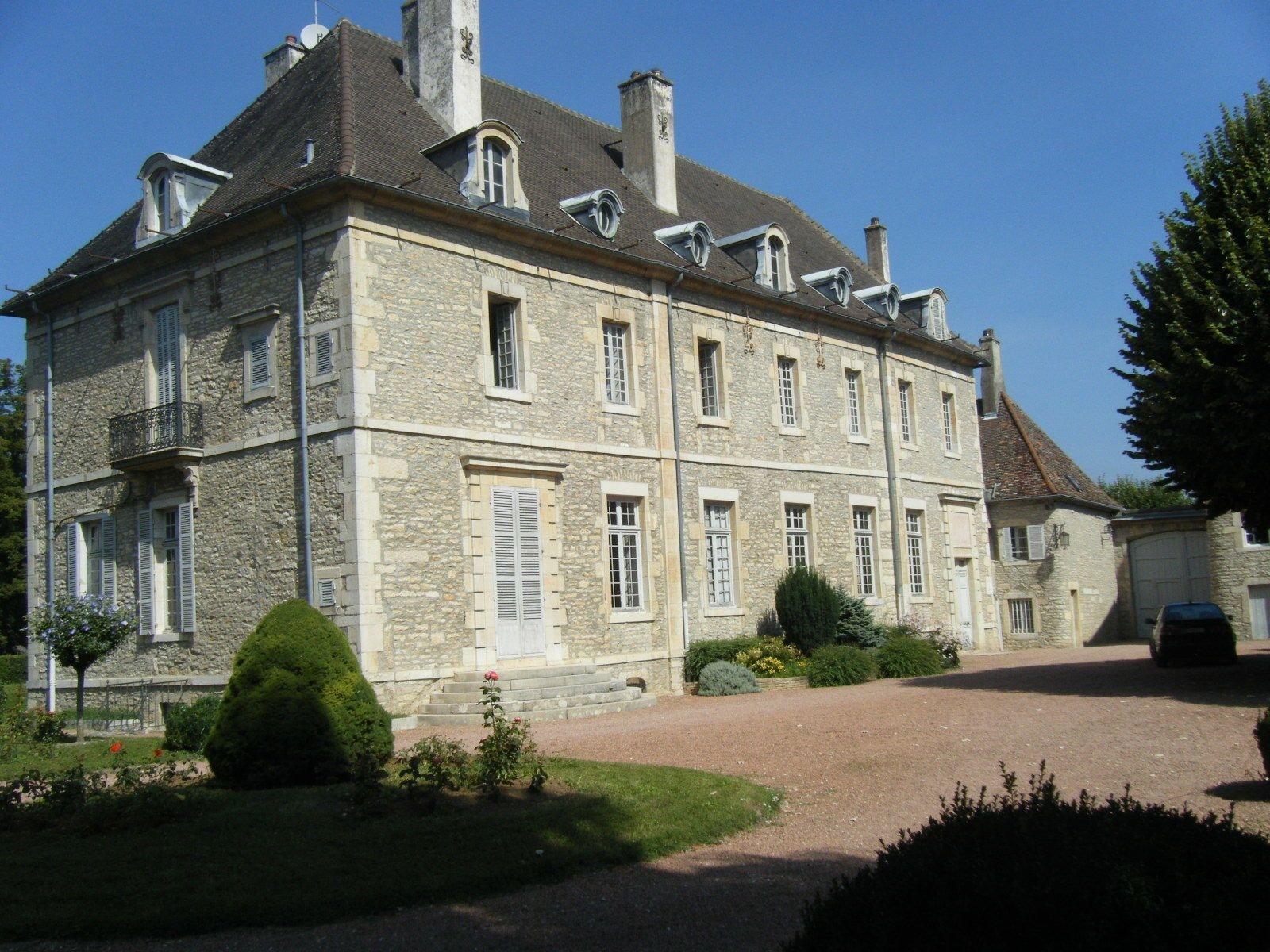 Varios Château De Serrigny