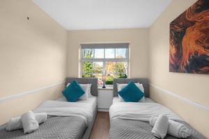 Alquiler Vacacional - 4 Bedroom Family House with Parking