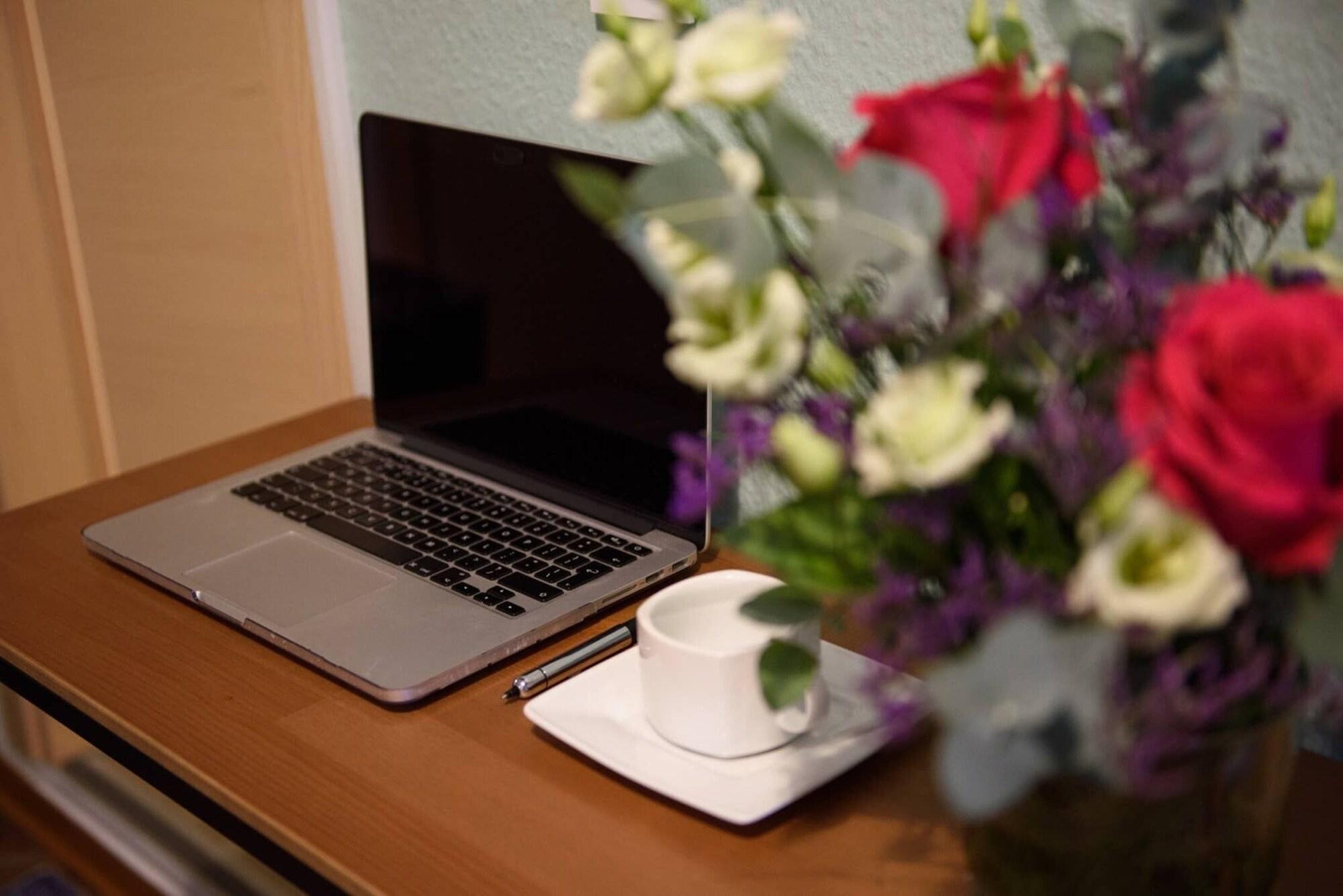 Centro de Negocios Hotelzimmer In Berlin Prenzlauer Berg 4 Neu