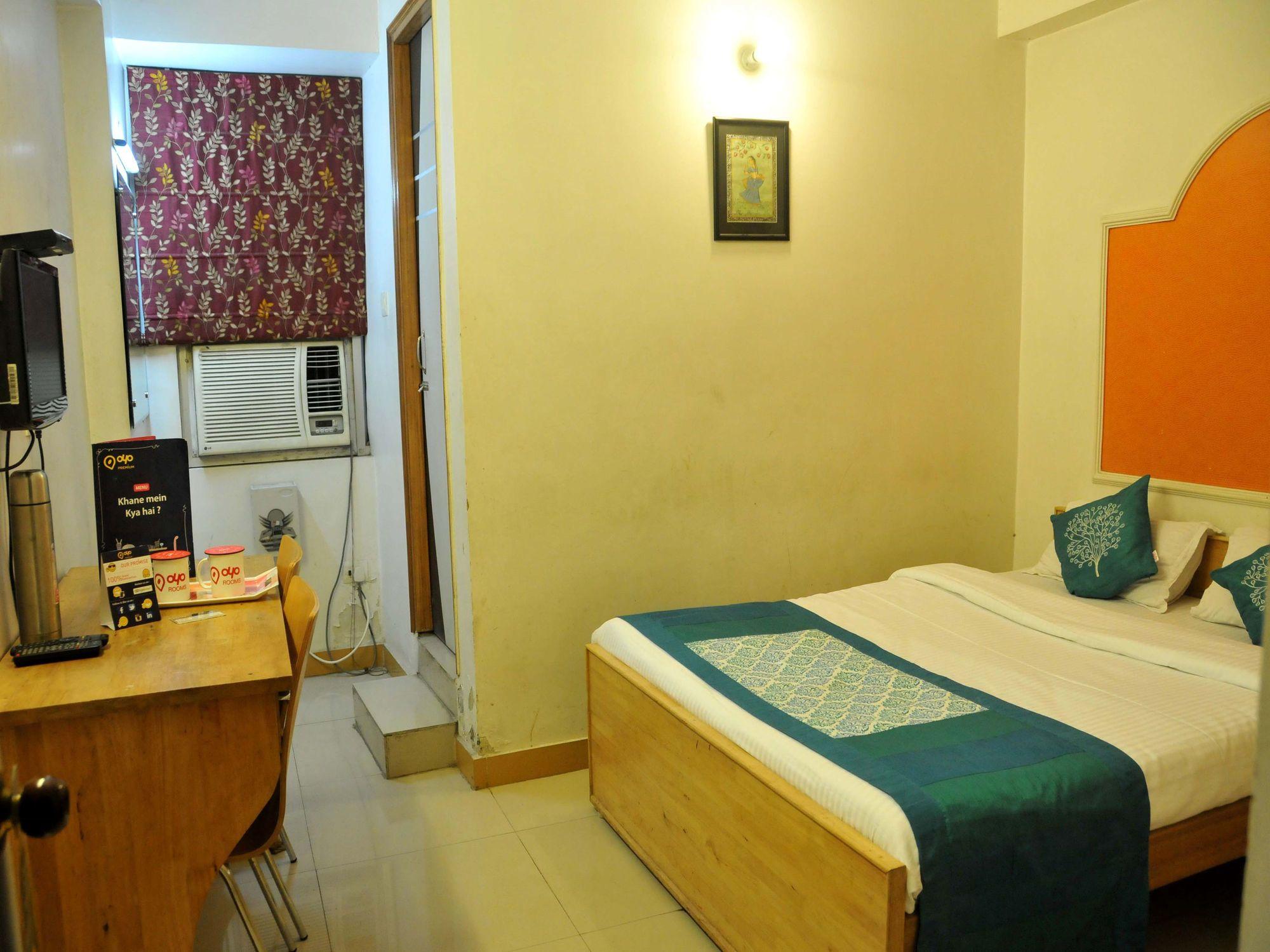 Varios OYO 3061 Hotel De Pintu