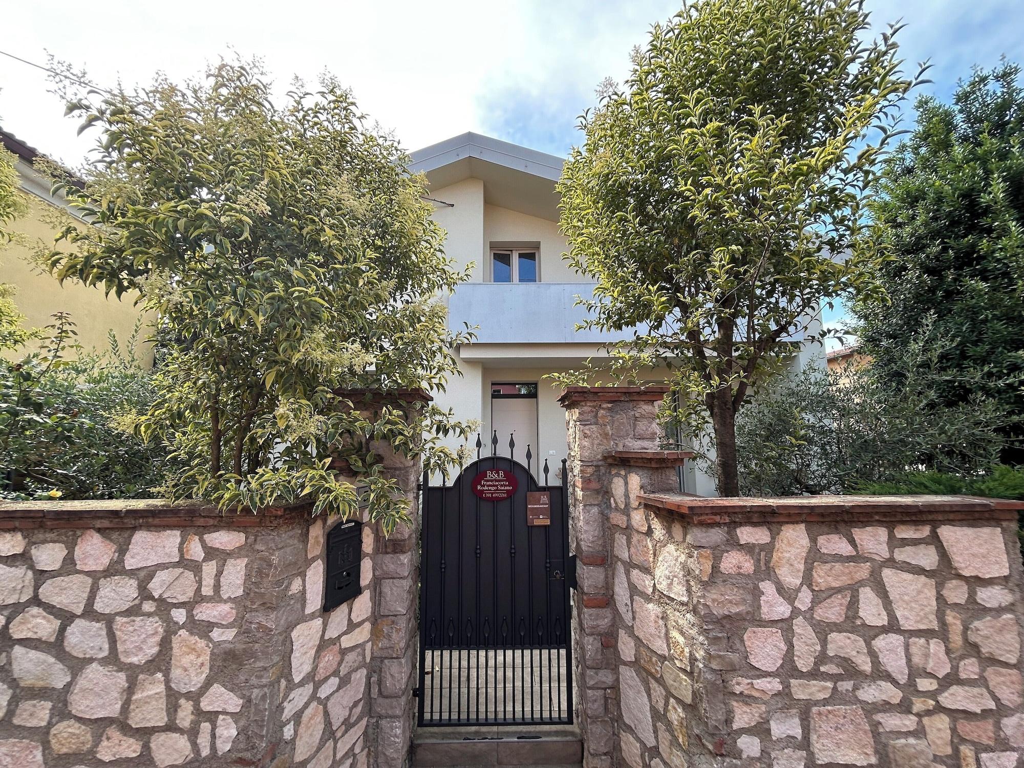 Vista Exterior B&B FRANCIACORTA RODENGO SAIANO