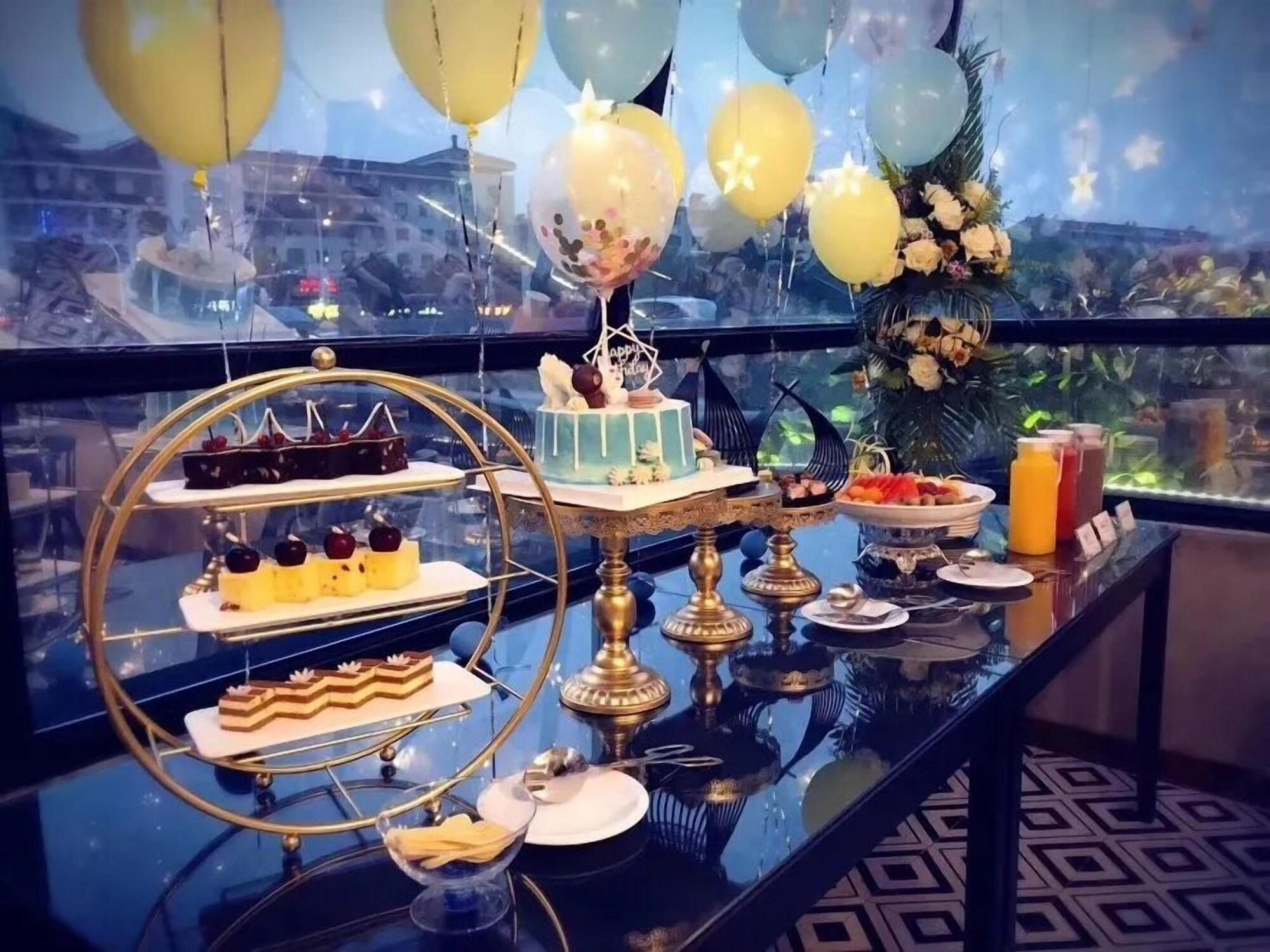 Restaurant Ondine Oriental International Hotel