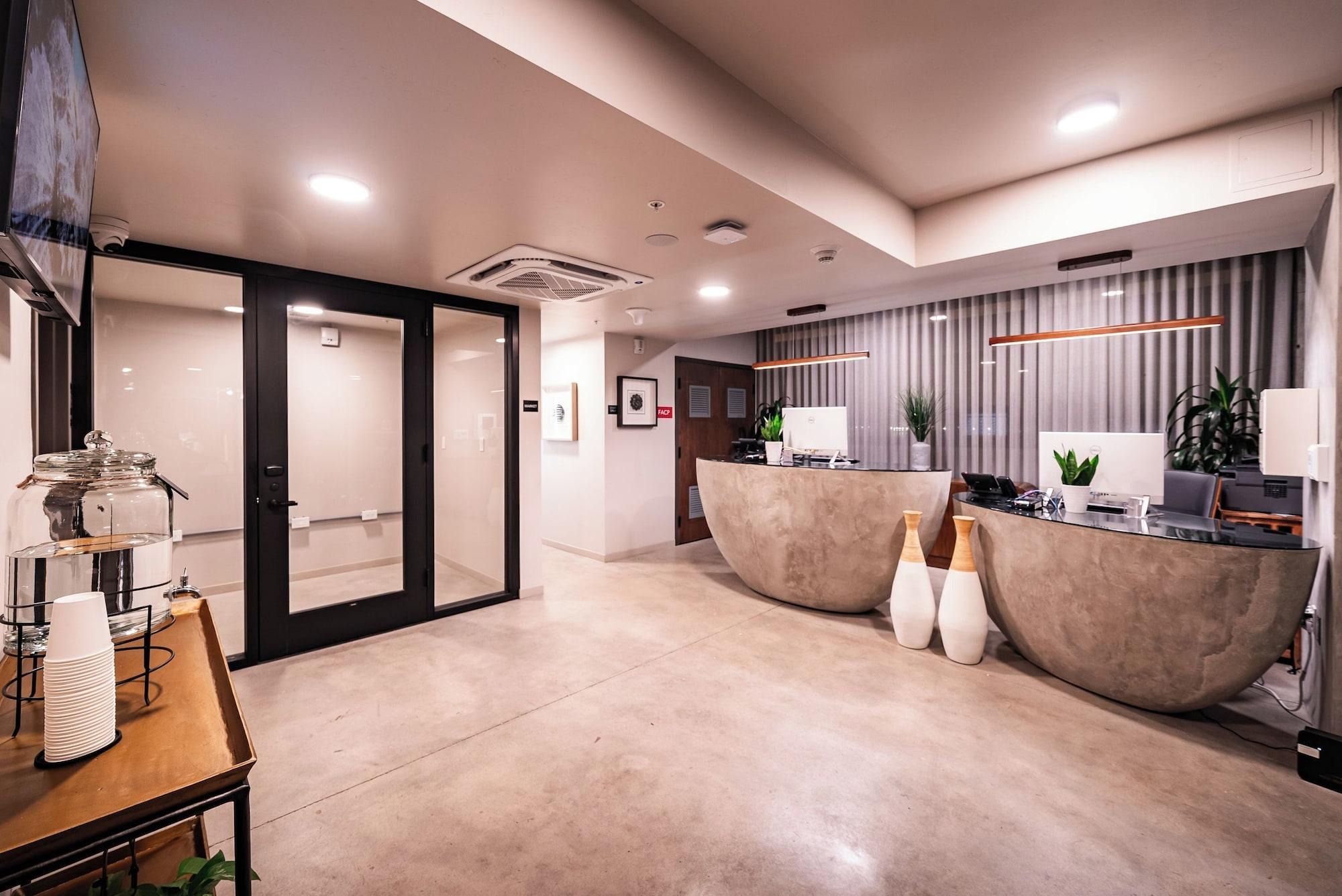 Vista Lobby City24 Hotel Little Italy Mission Hills