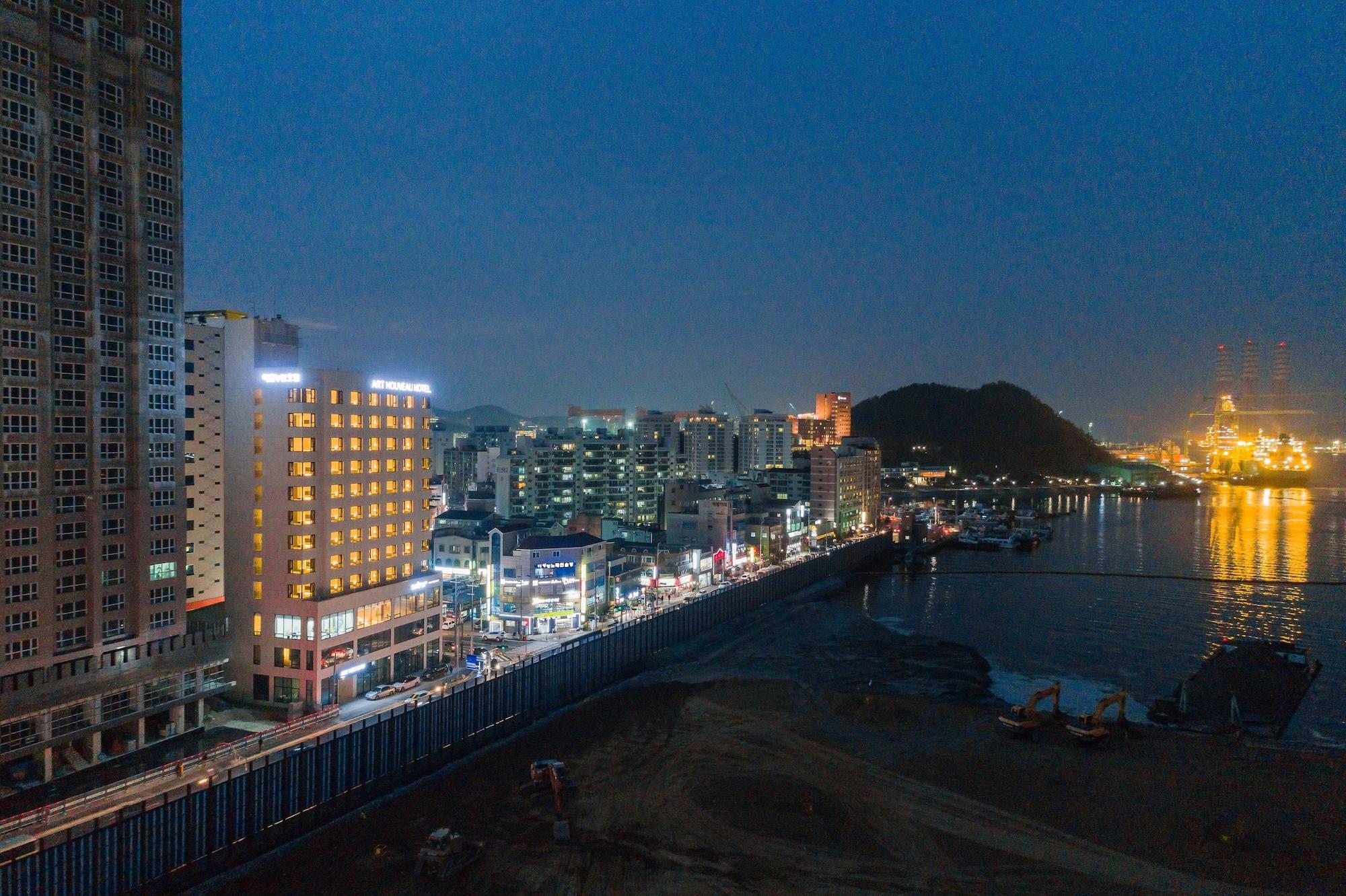 Vista Exterior Geoje Art Nouveau Suite Hotel