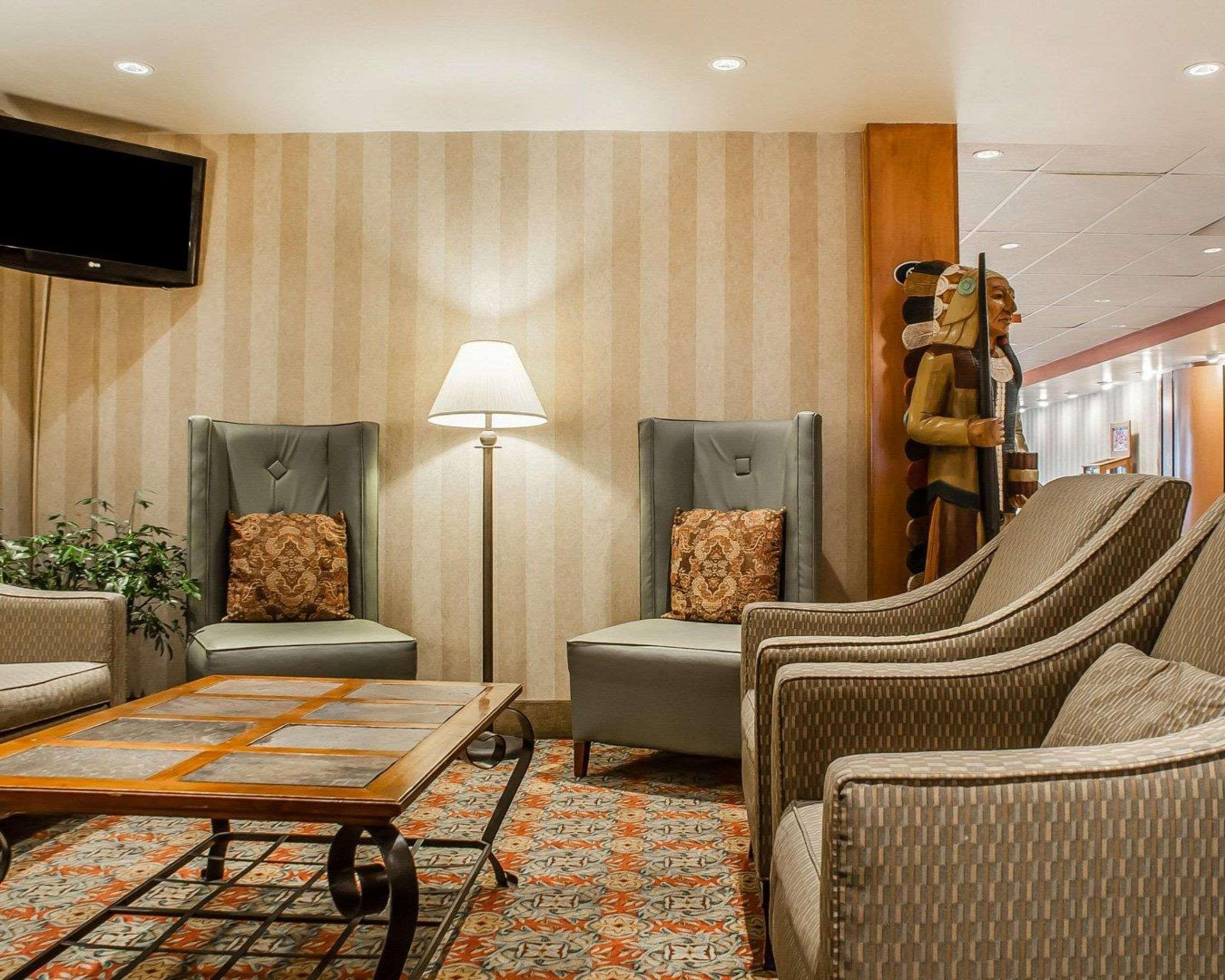 Vista Lobby Quality Hotel & Suites At The Falls