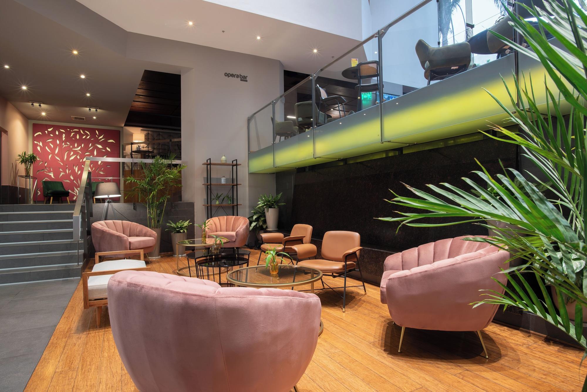 Vista Lobby Crowne Plaza Lima by IHG