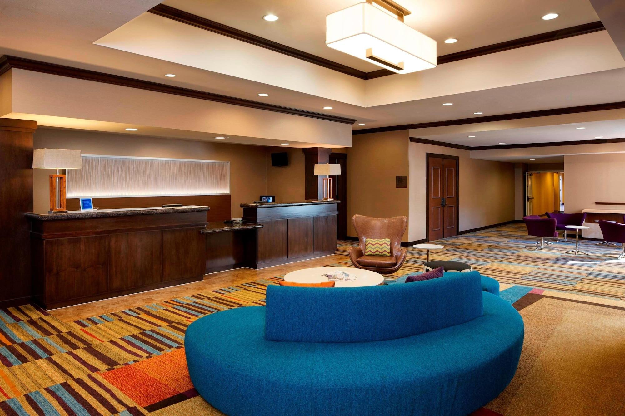 Vista Lobby Fairfield Inn & Suites Houston Intercontinental Airport