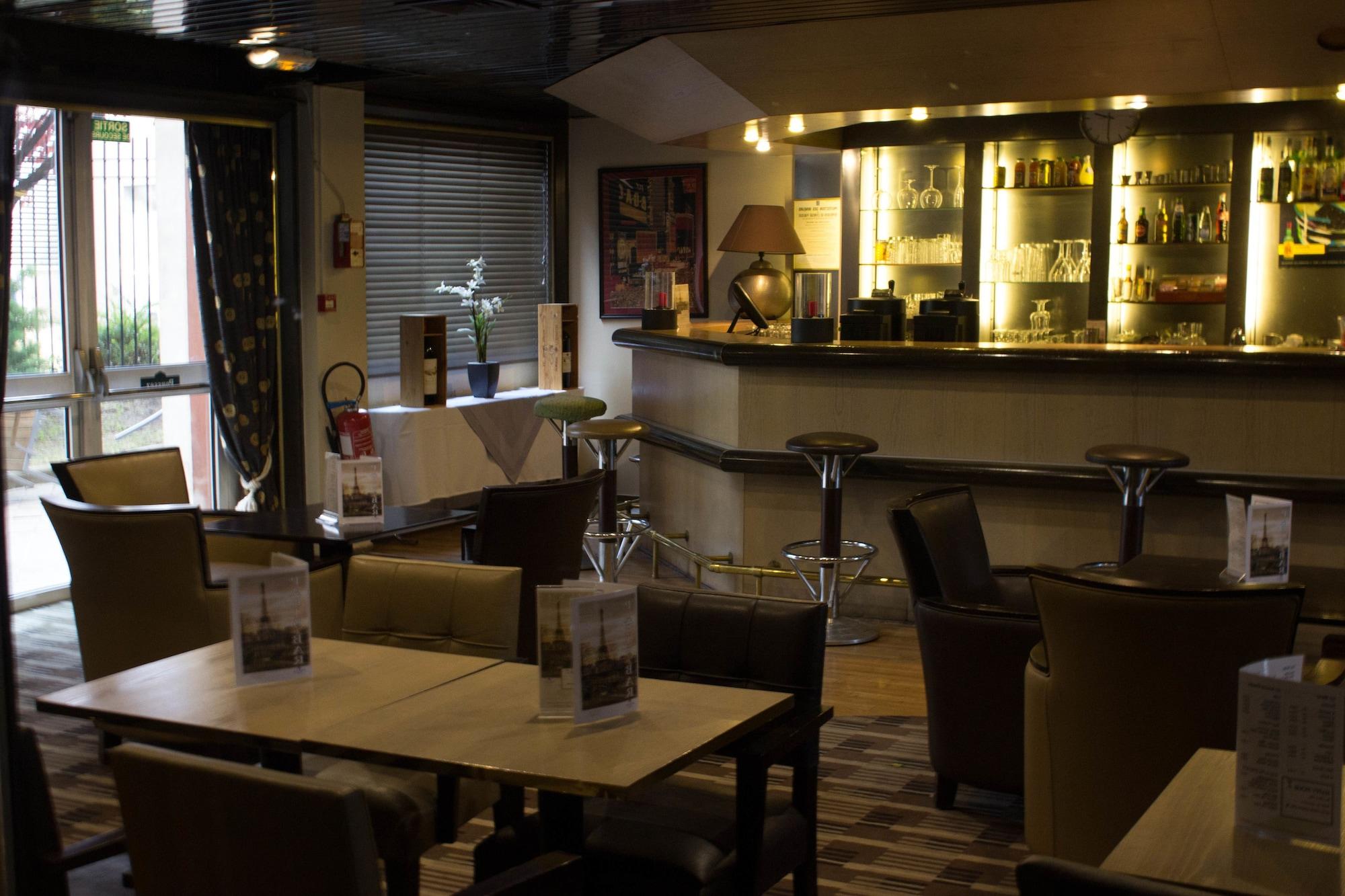 Bar/Salón Median Paris Congres Hotel